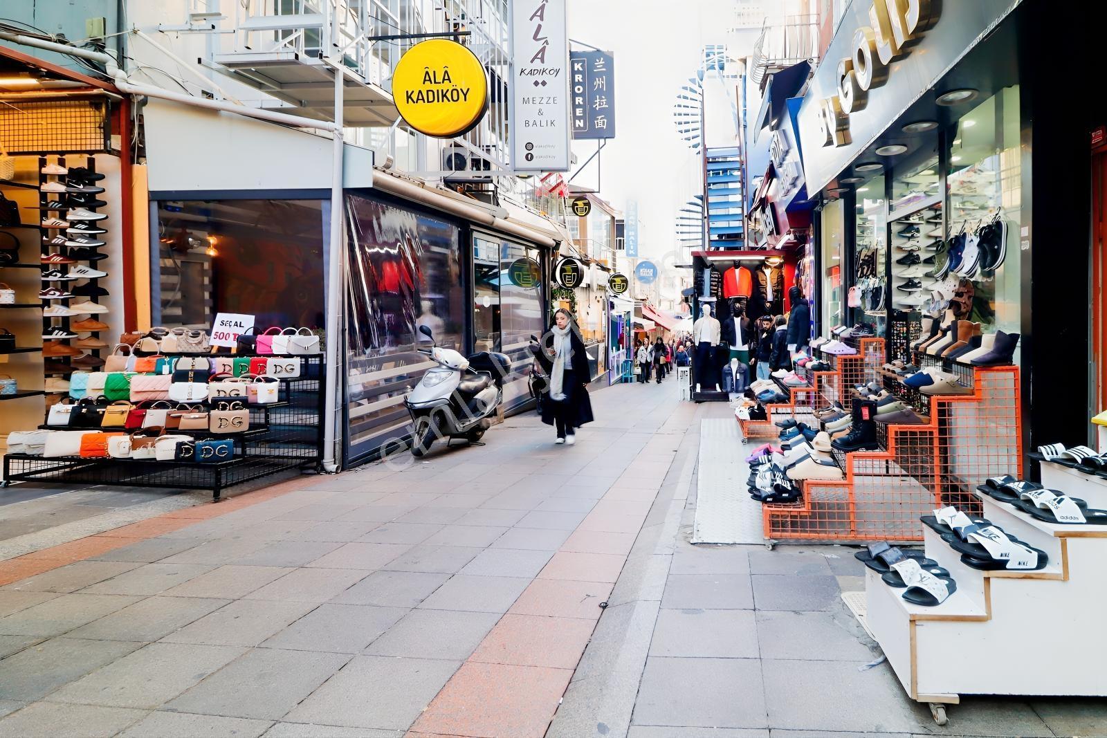 Kadıköy Çarşıda Ticaretin Merkezi Harika Konumda Satılık Dükkan - Görsel 31