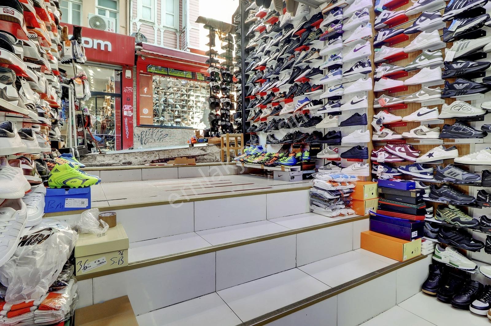 Kadıköy Çarşıda Ticaretin Merkezi Harika Konumda Satılık Dükkan - Görsel 10