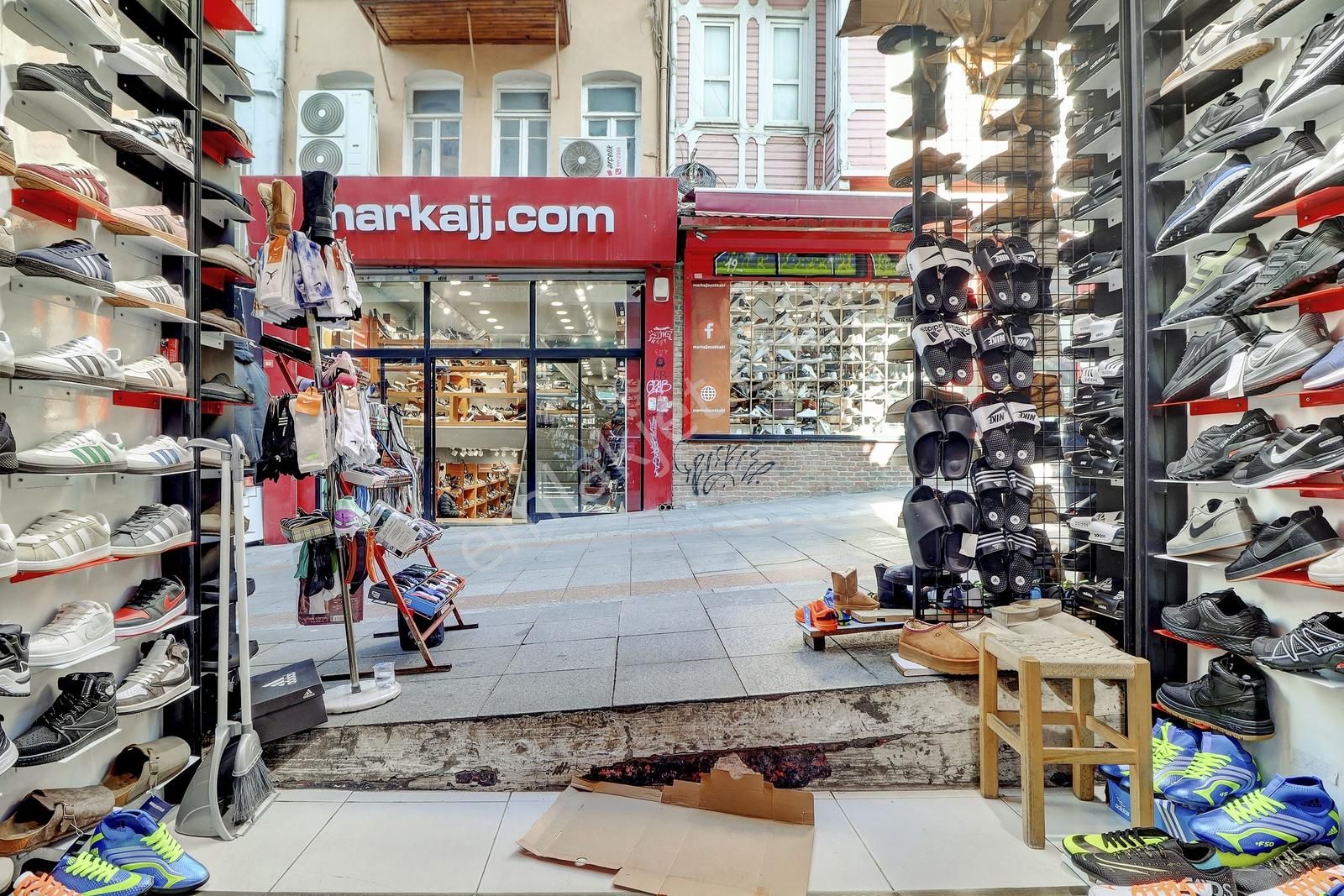 Kadıköy Çarşıda Ticaretin Merkezi Harika Konumda Satılık Dükkan - Görsel 34