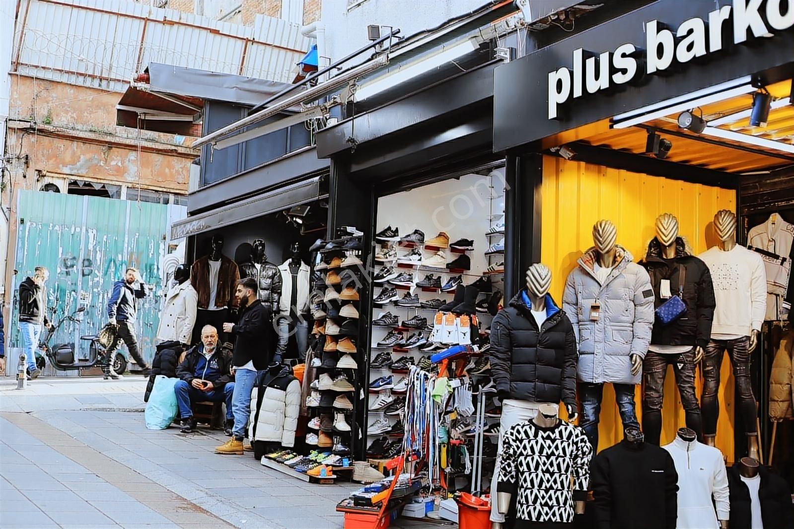 Kadıköy Çarşıda Ticaretin Merkezi Harika Konumda Satılık Dükkan - Görsel 3