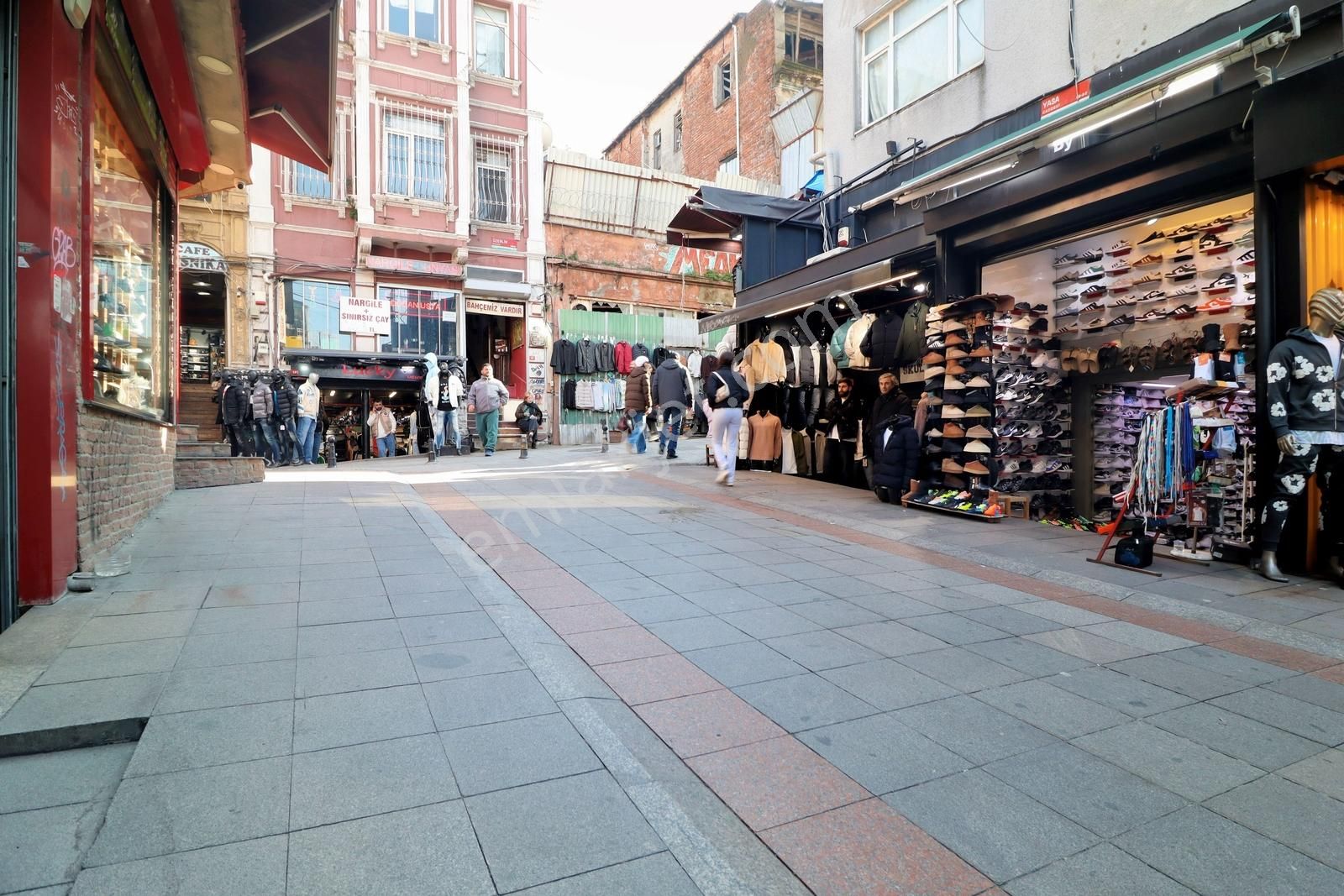 Kadıköy Çarşıda Ticaretin Merkezi Harika Konumda Satılık Dükkan - Görsel 12