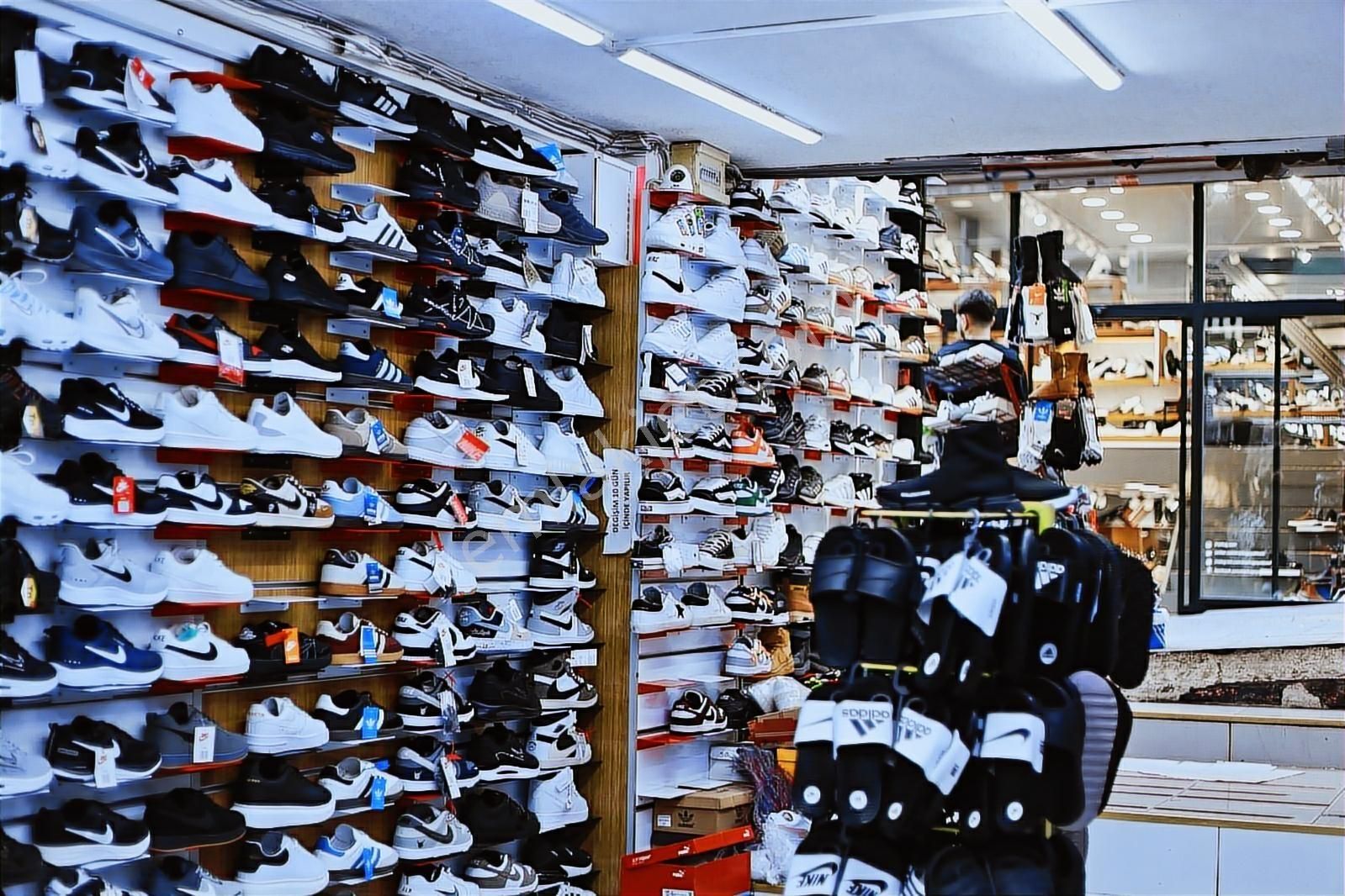 Kadıköy Çarşıda Ticaretin Merkezi Harika Konumda Satılık Dükkan - Görsel 30