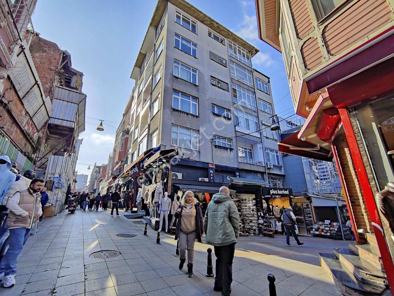 Kadıköy Çarşıda Ticaretin Merkezi Harika Konumda Satılık Dükkan - Görsel 20