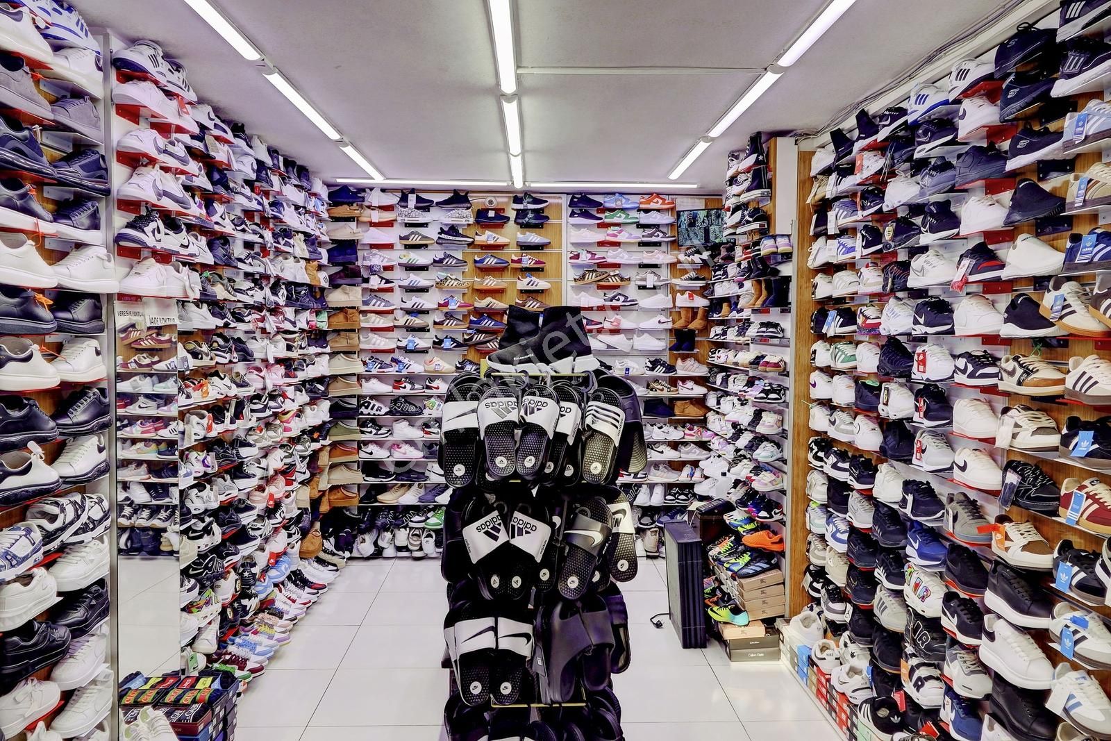 Kadıköy Çarşıda Ticaretin Merkezi Harika Konumda Satılık Dükkan - Görsel 10