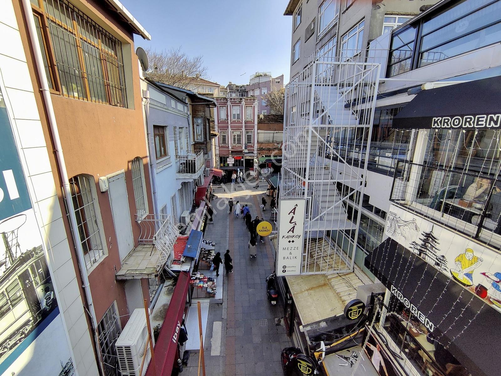 Kadıköy Çarşıda Ticaretin Merkezi Harika Konumda Satılık Dükkan - Görsel 32