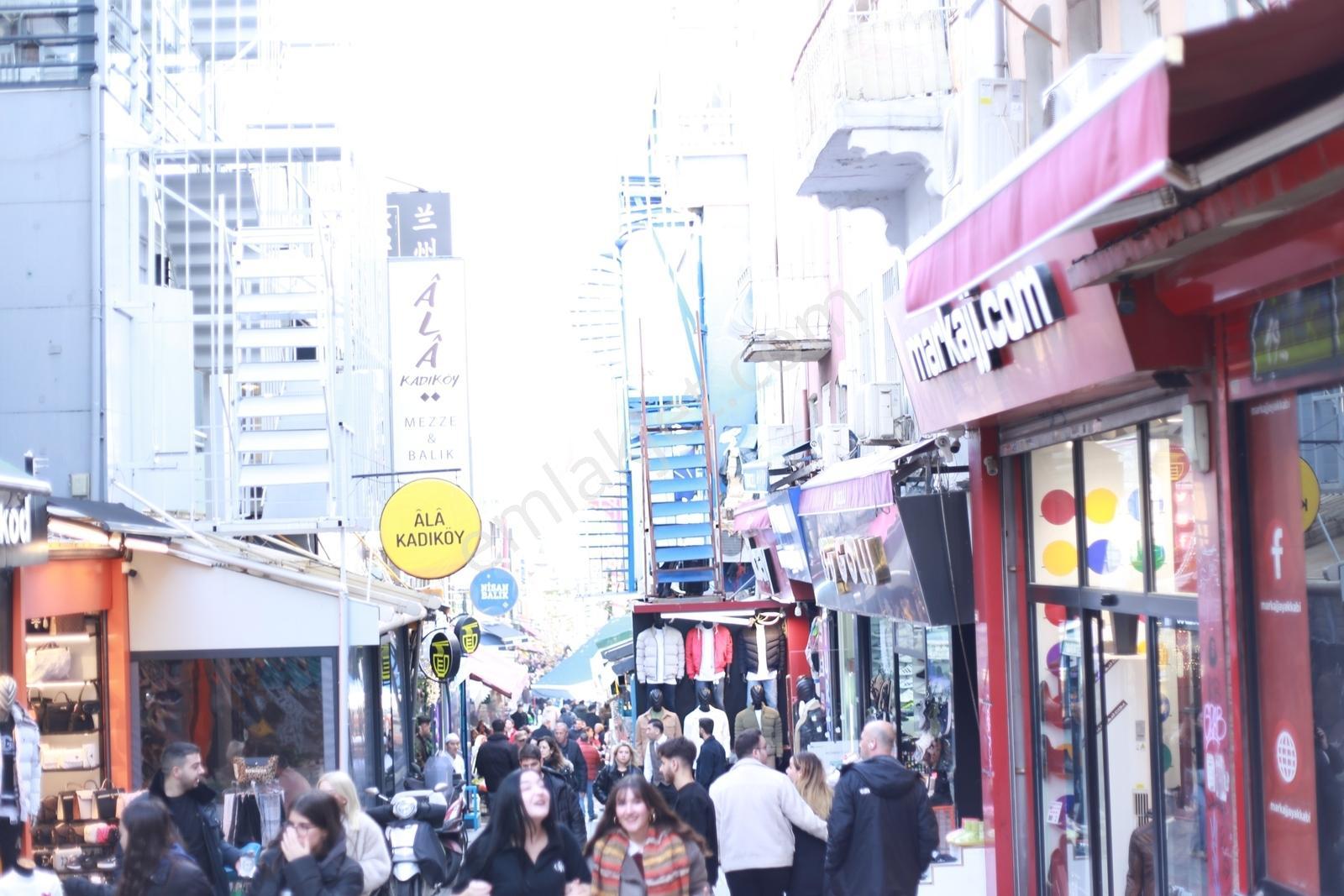 Kadıköy Çarşıda Ticaretin Merkezi Harika Konumda Satılık Dükkan - Görsel 22