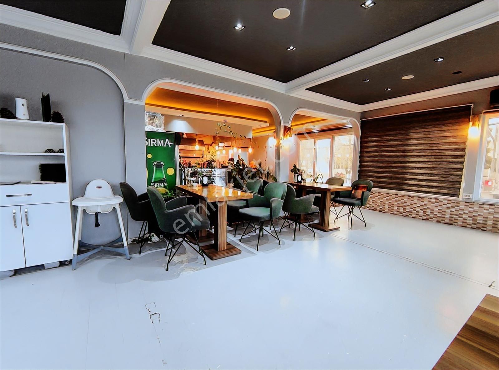 Zümrütevler Metroya Yakın Merkezi Adalar Manzaralı Teraslı 190m2 - Görsel 10