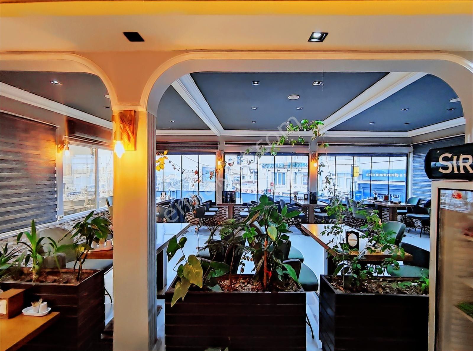 Zümrütevler Metroya Yakın Merkezi Adalar Manzaralı Teraslı 190m2 - Görsel 8