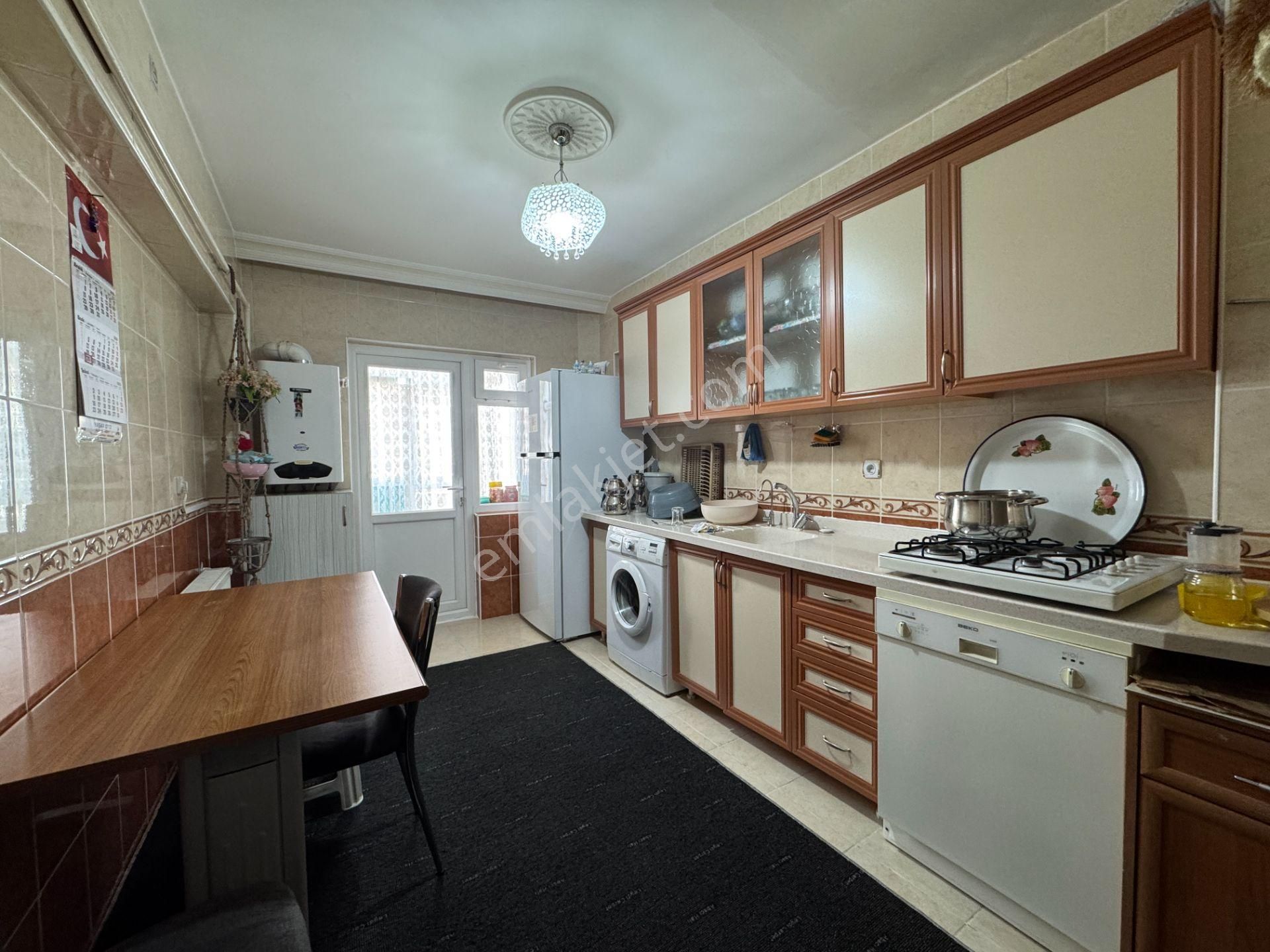 Kalecik Emlak'tan Fatih Mahallesinde Katta Ön Cephe 3+1 Daire - Görsel 2