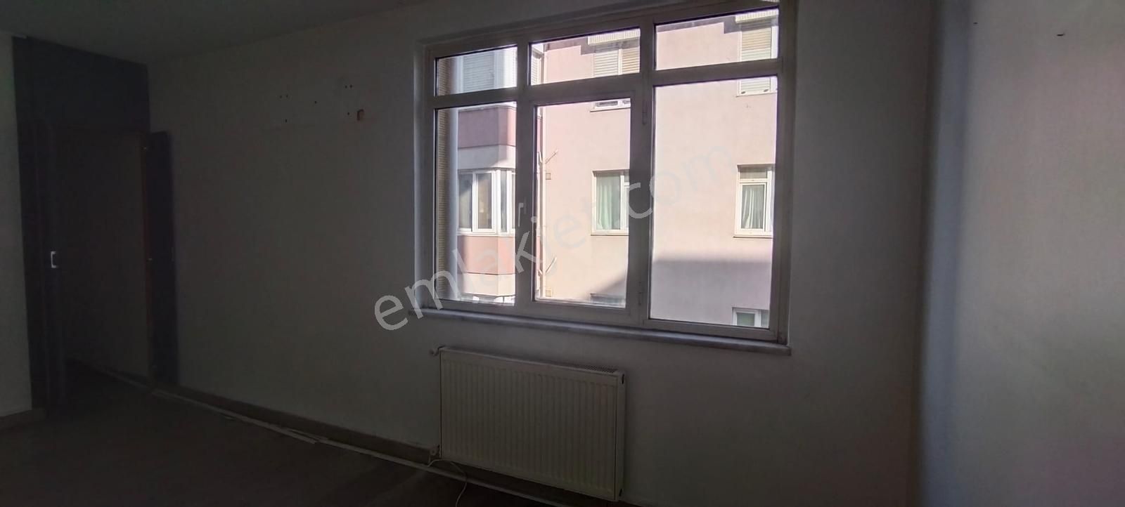 Kozyatağı Merkezde, E5 Metro Durağı Yanı, Kiralık Geniş Ofis - Görsel 27