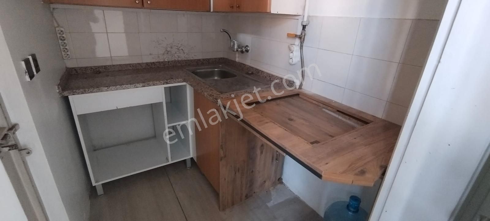Kozyatağı Merkezde, E5 Metro Durağı Yanı, Kiralık Geniş Ofis - Görsel 25