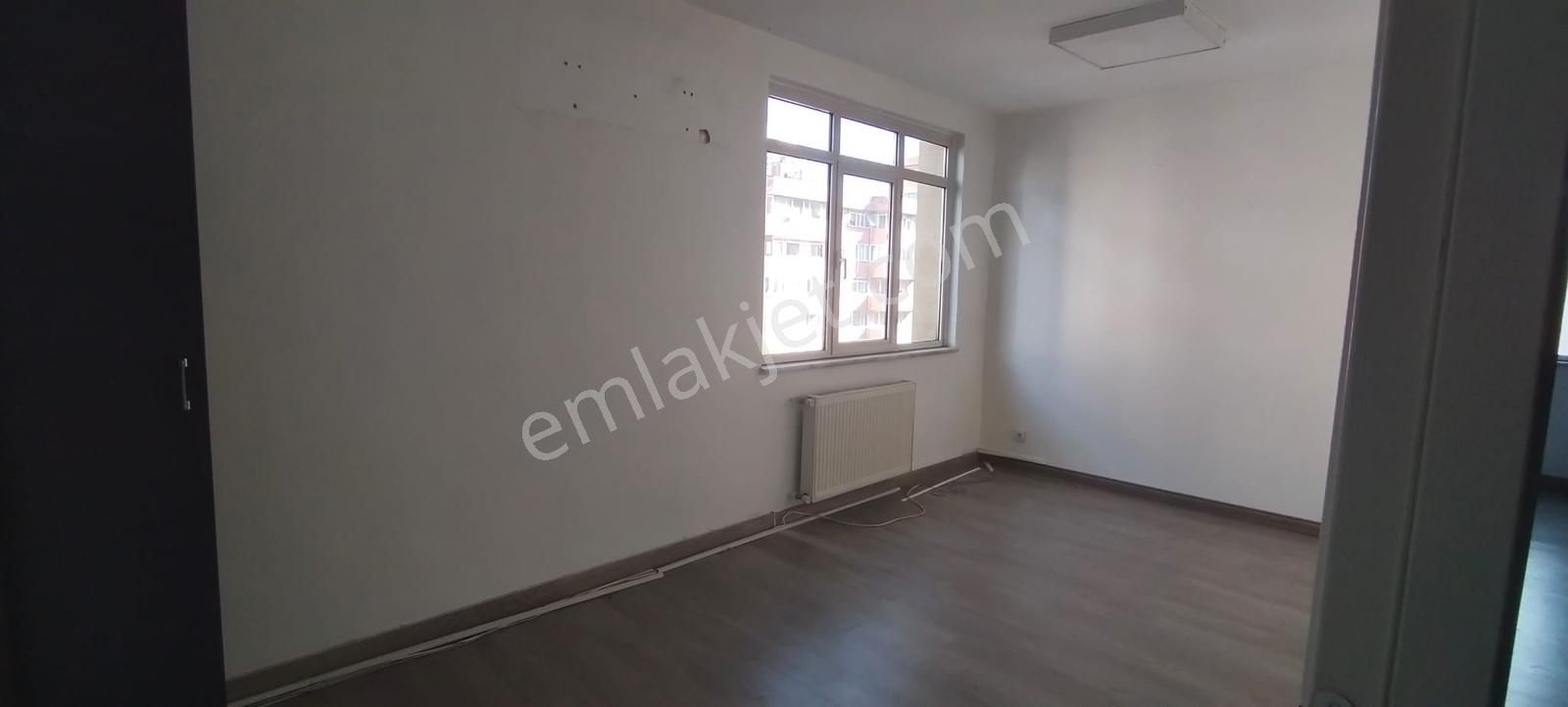 Kozyatağı Merkezde, E5 Metro Durağı Yanı, Kiralık Geniş Ofis - Görsel 10