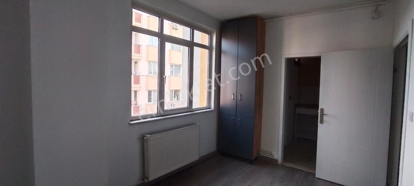 Kozyatağı Merkezde, E5 Metro Durağı Yanı, Kiralık Geniş Ofis - Görsel 23