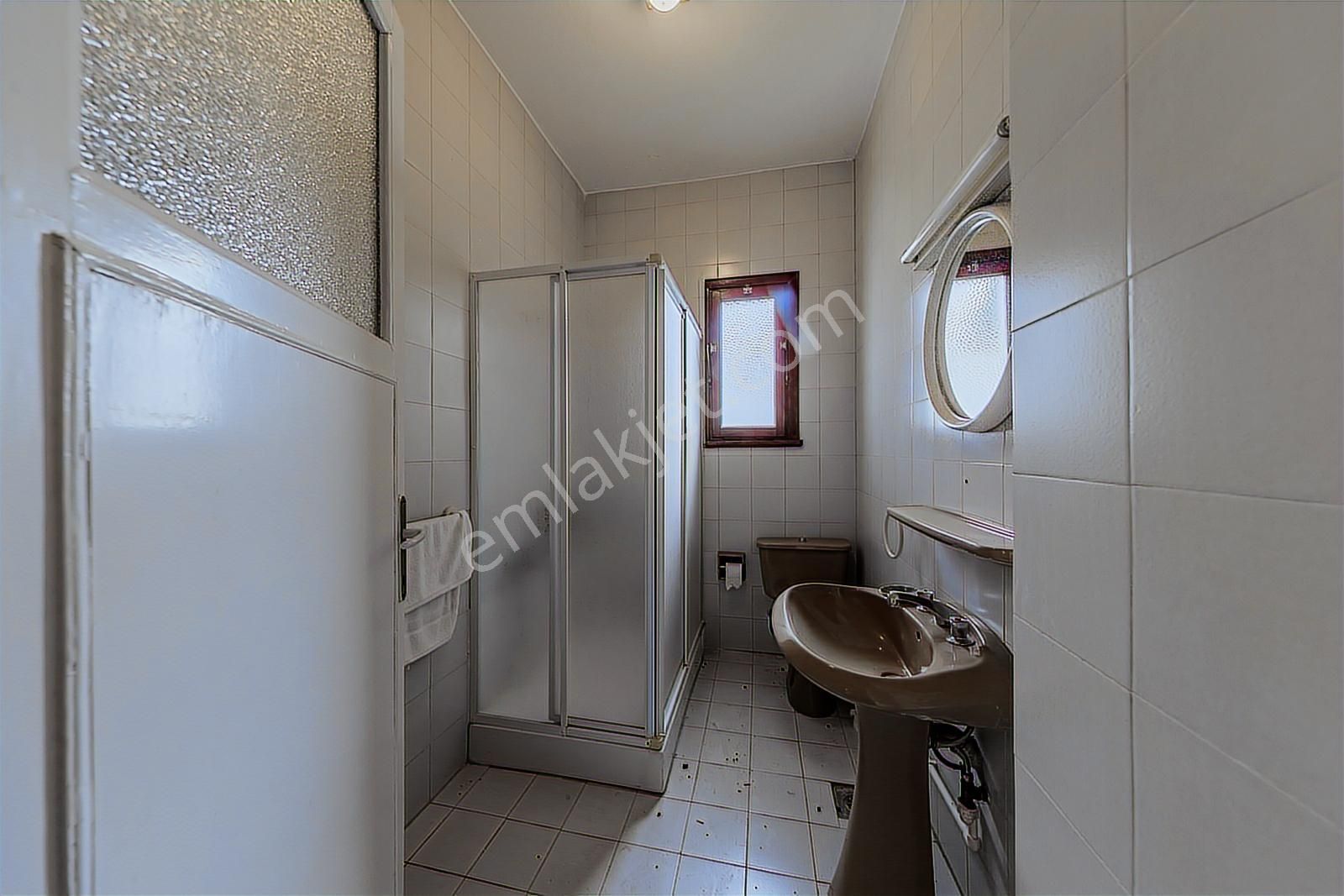 Büyükada'da Doğayla Iç Içe, 365 M2 Bahçelı, Özel 4+2 Müstakıl Ev - Görsel 8