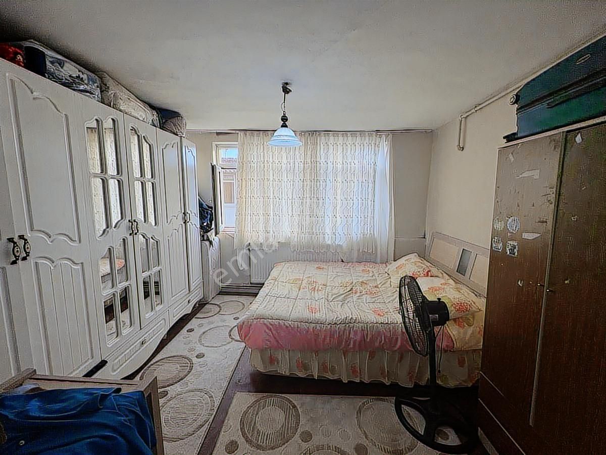 Kadırga Cad. Üzerinde 2+1 - Görsel 9