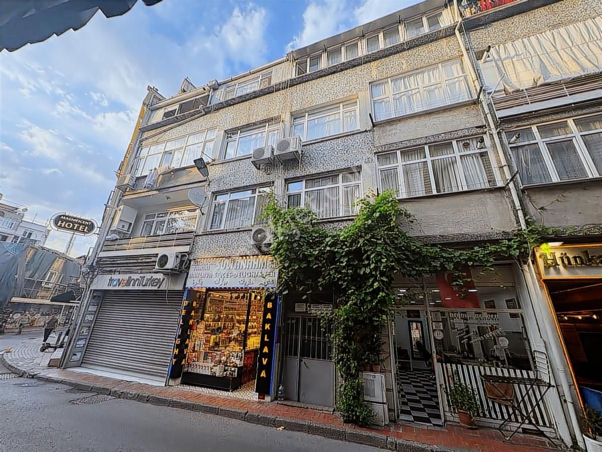 Kadırga Cad. Üzerinde 2+1