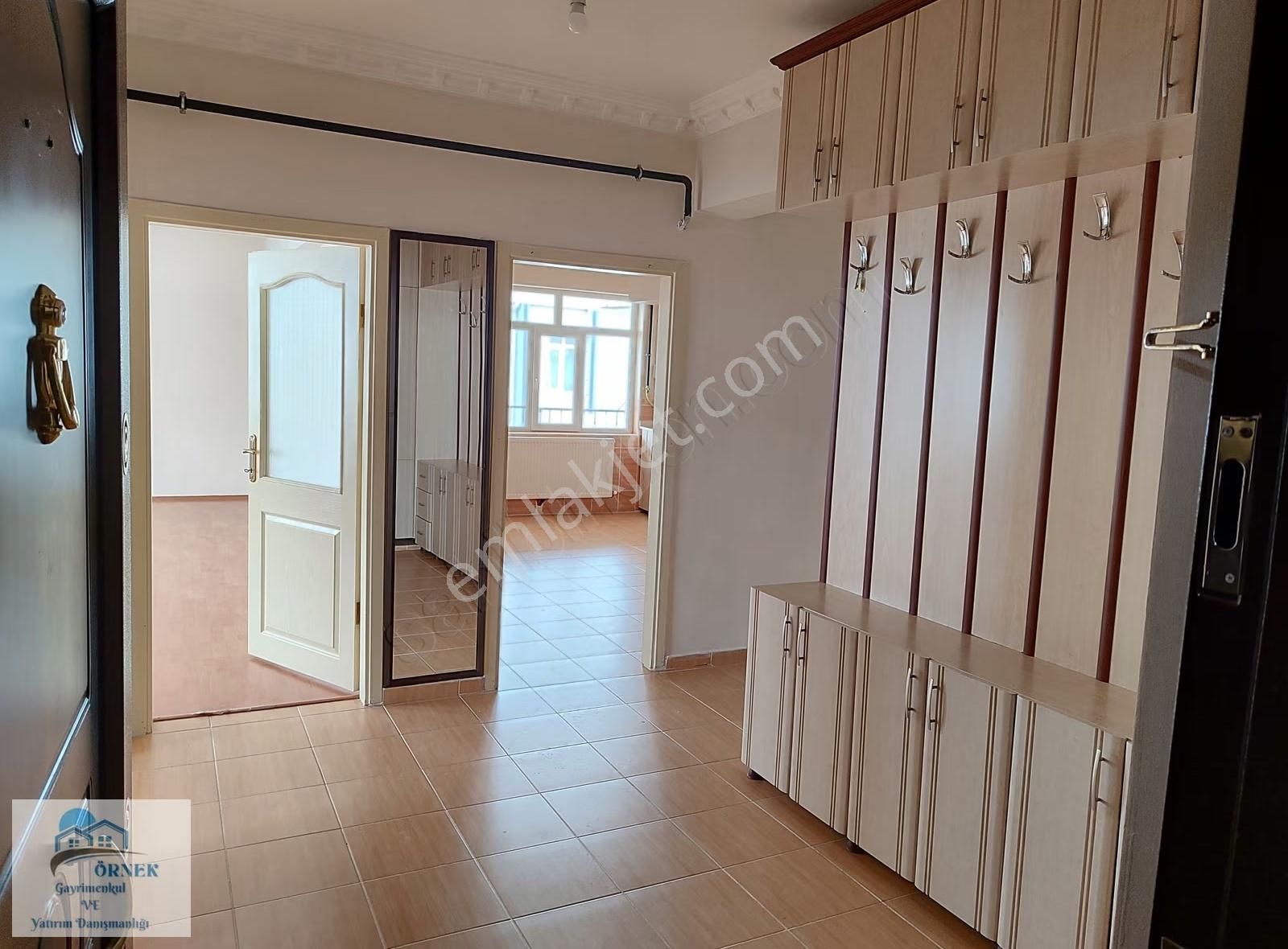 Cumhuriyet Mah. Koç İ.okulu Üstü Kiralık 4+1 Ara Kat Daire - Görsel 13