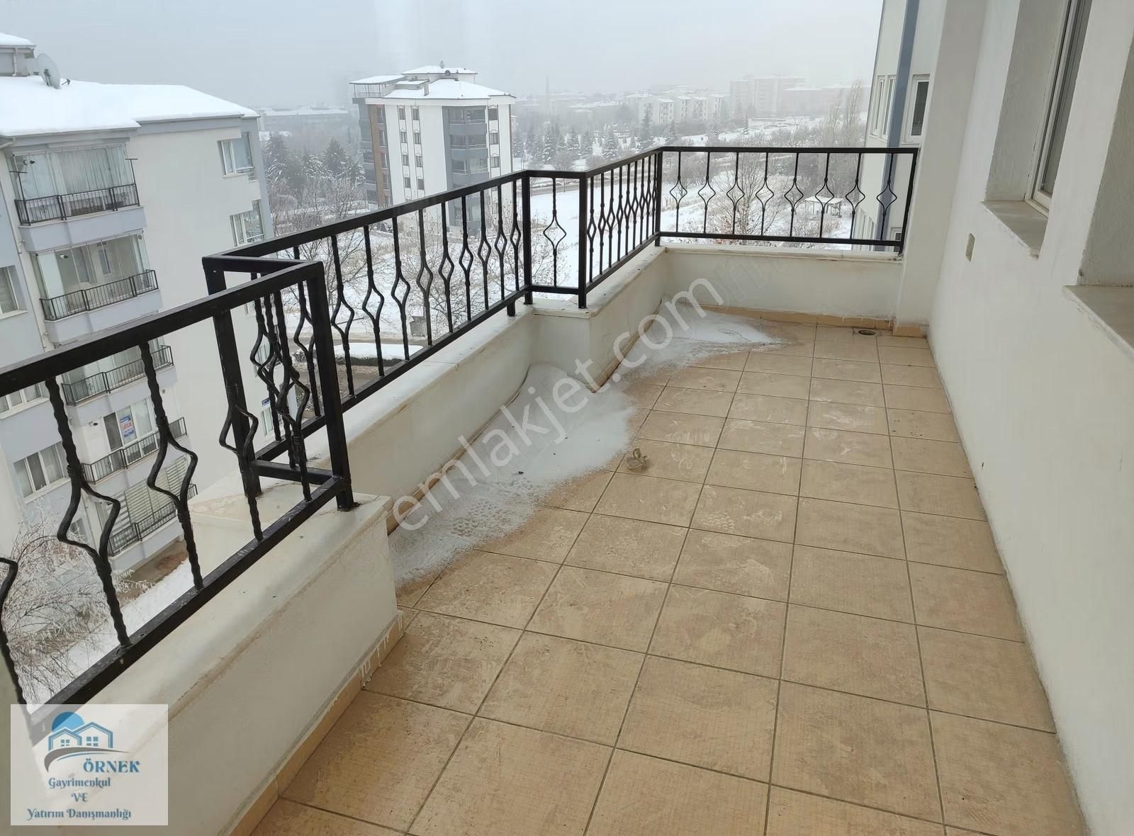 Cumhuriyet Mah. Koç İ.okulu Üstü Kiralık 4+1 Ara Kat Daire - Görsel 17