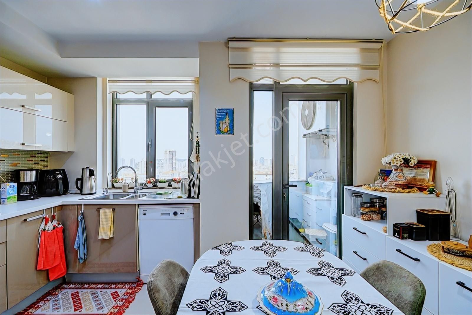 Kartal Vadi Kule'de, Satılık, Full Deniz Manzaralı, 3+1 Daire - Görsel 12