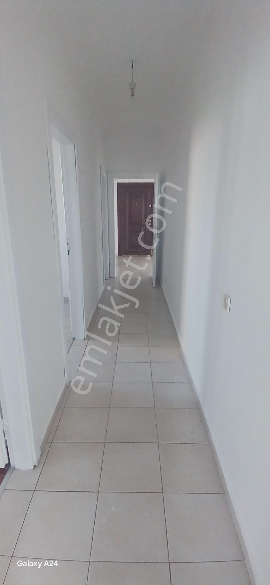 Meydankavağı'nda Geniş 4+1 Kiralık - Görsel 5