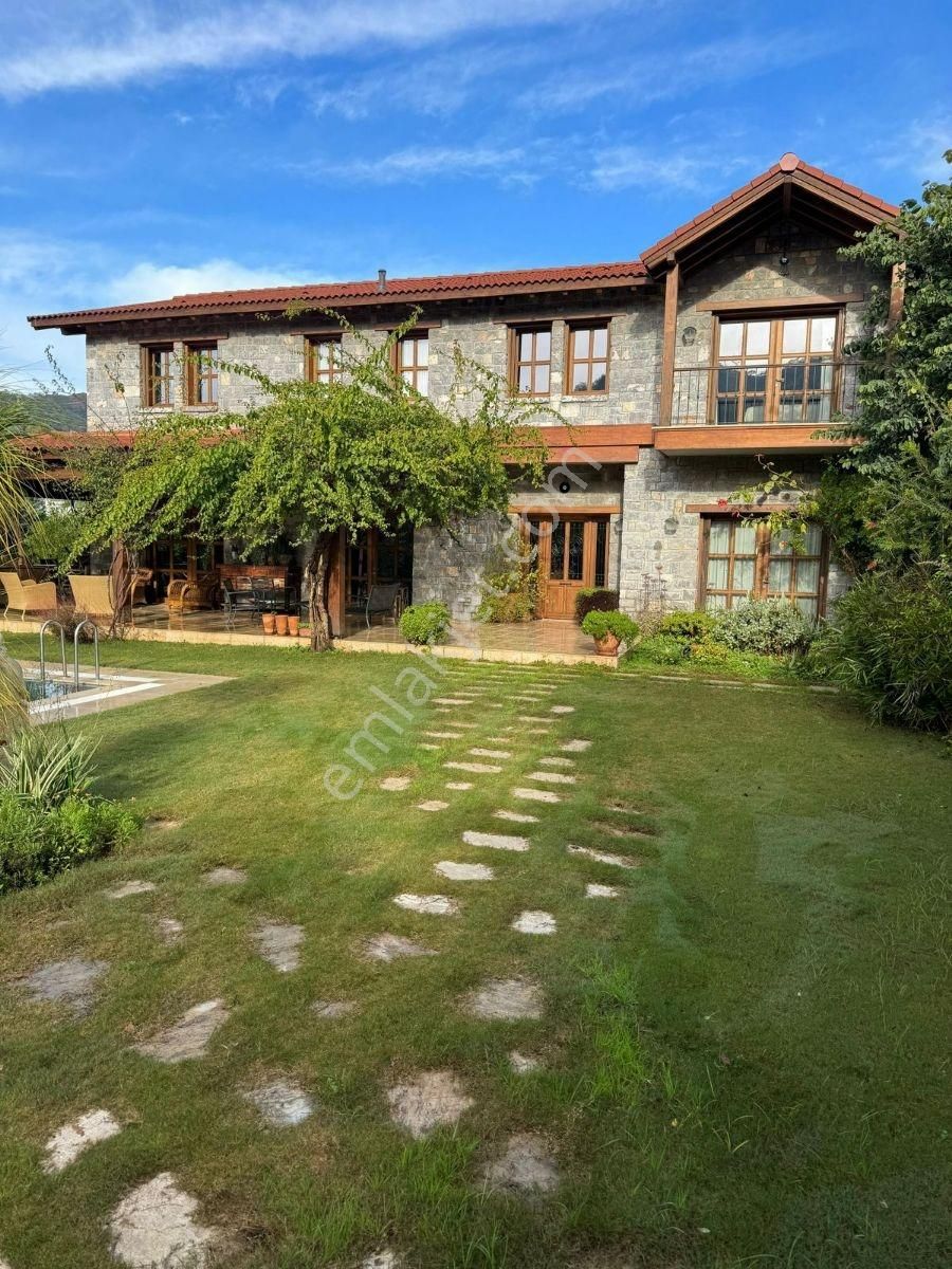 Göcek Merkezde 1185 M2 Bahçeli Havuzlu 95 M2 Teraslı Dubleks - Görsel 6