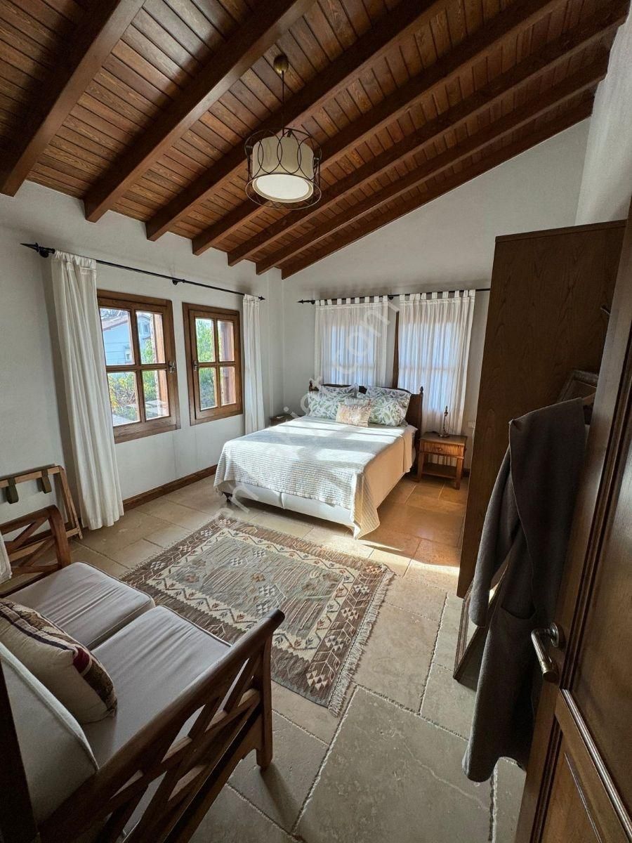 Göcek Merkezde 1185 M2 Bahçeli Havuzlu 95 M2 Teraslı Dubleks - Görsel 11