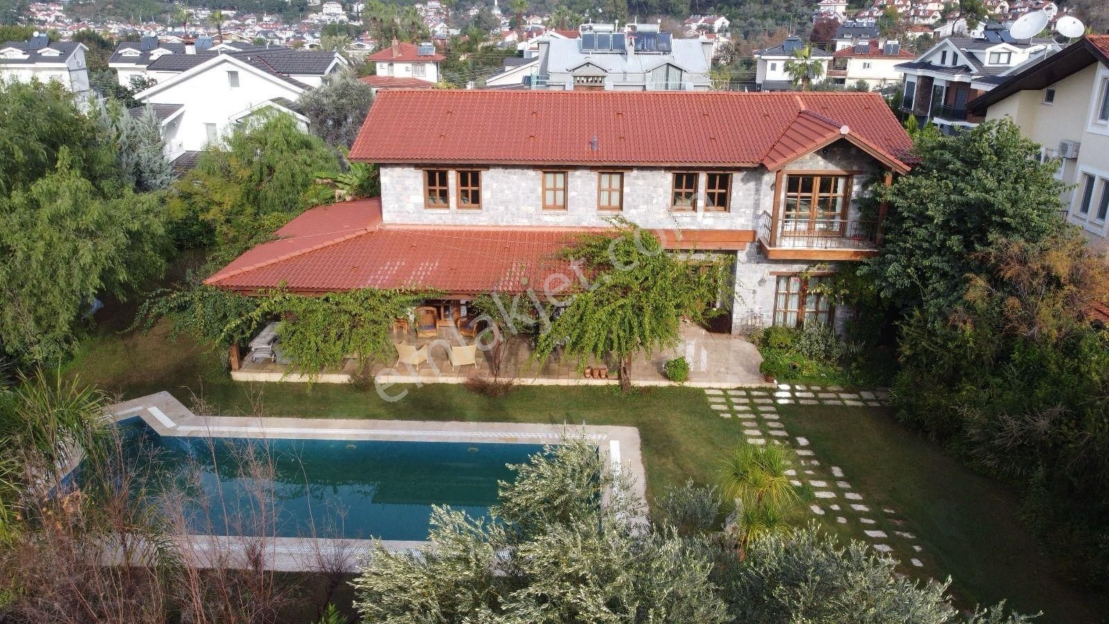 Göcek Merkezde 1185 M2 Bahçeli Havuzlu 95 M2 Teraslı Dubleks - Görsel 15