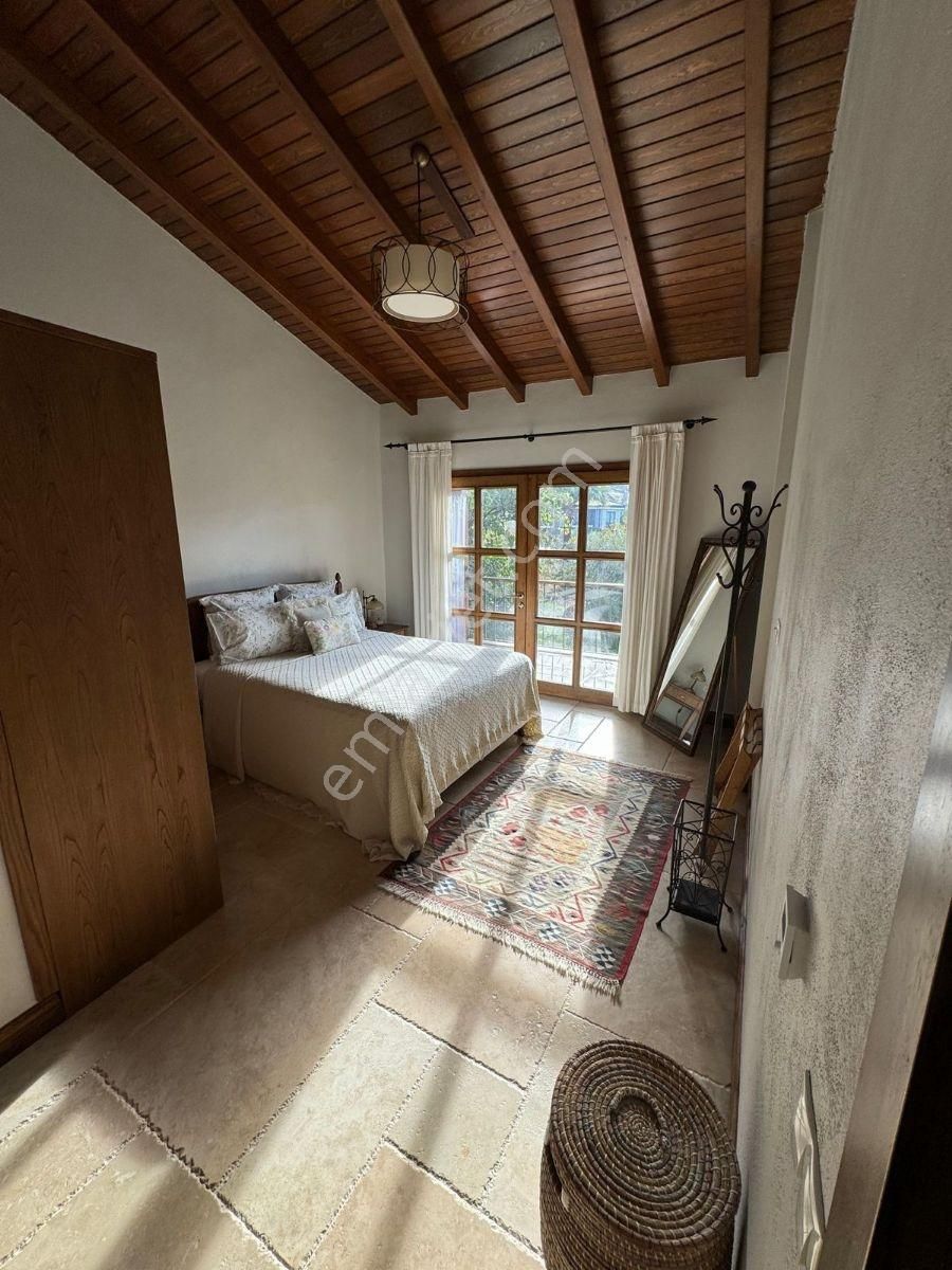 Göcek Merkezde 1185 M2 Bahçeli Havuzlu 95 M2 Teraslı Dubleks - Görsel 18