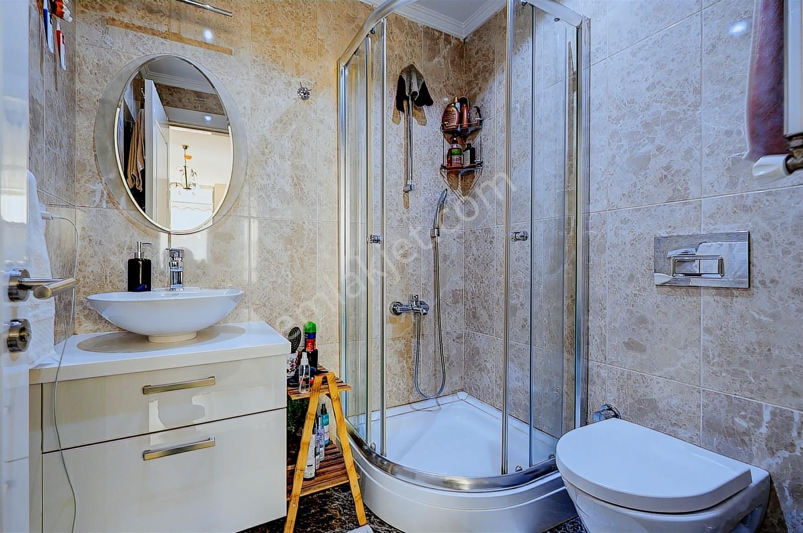 Kartal Vadi Kule'de, Satılık Muhteşem Deniz Manzaralı, Geniş 3+1 - Görsel 2