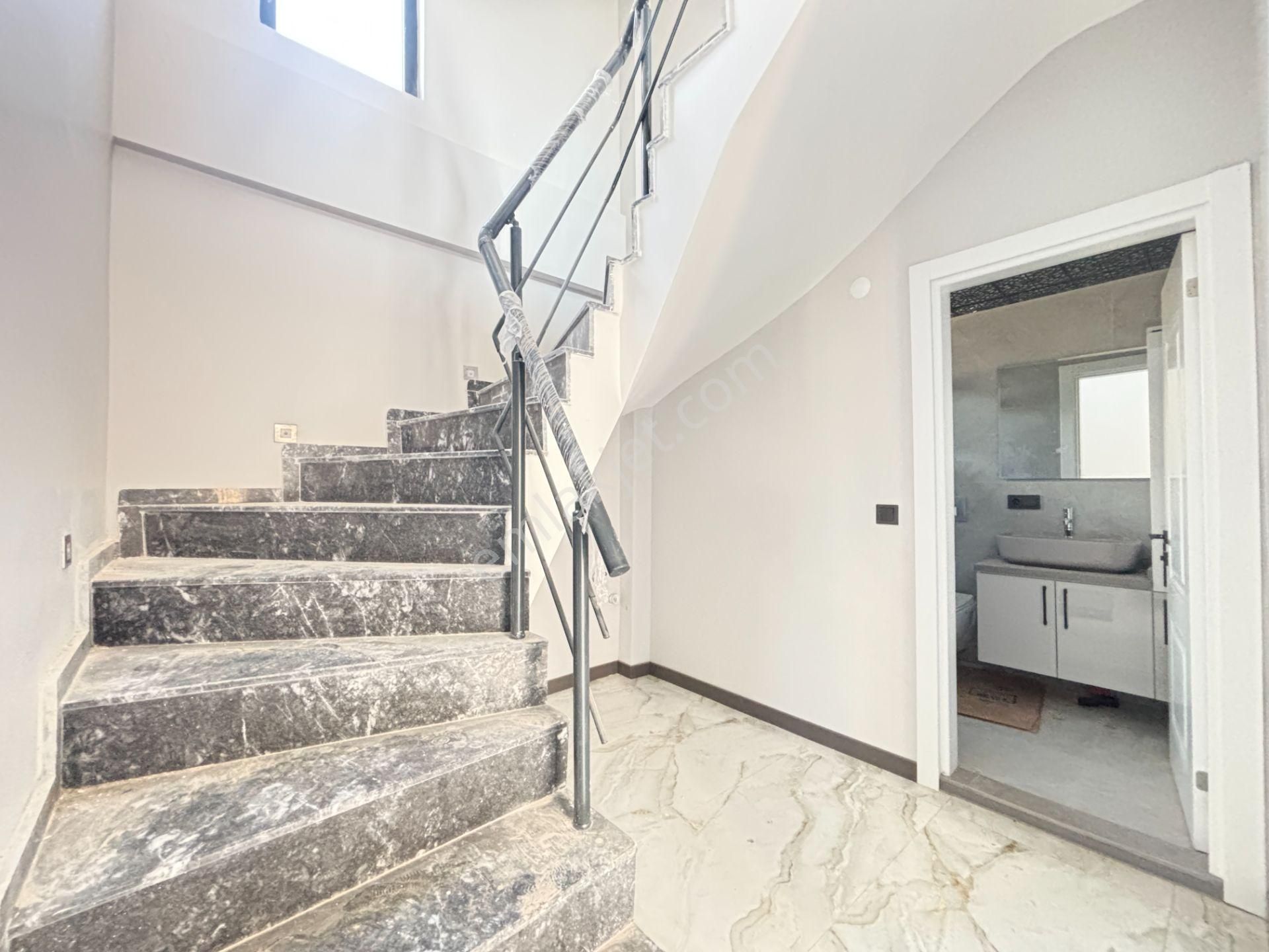 İzmir Seferihisar Ürkmez’de Denize 1100 Metre Satılık 3+1 Müstakil Villa - Görsel 17