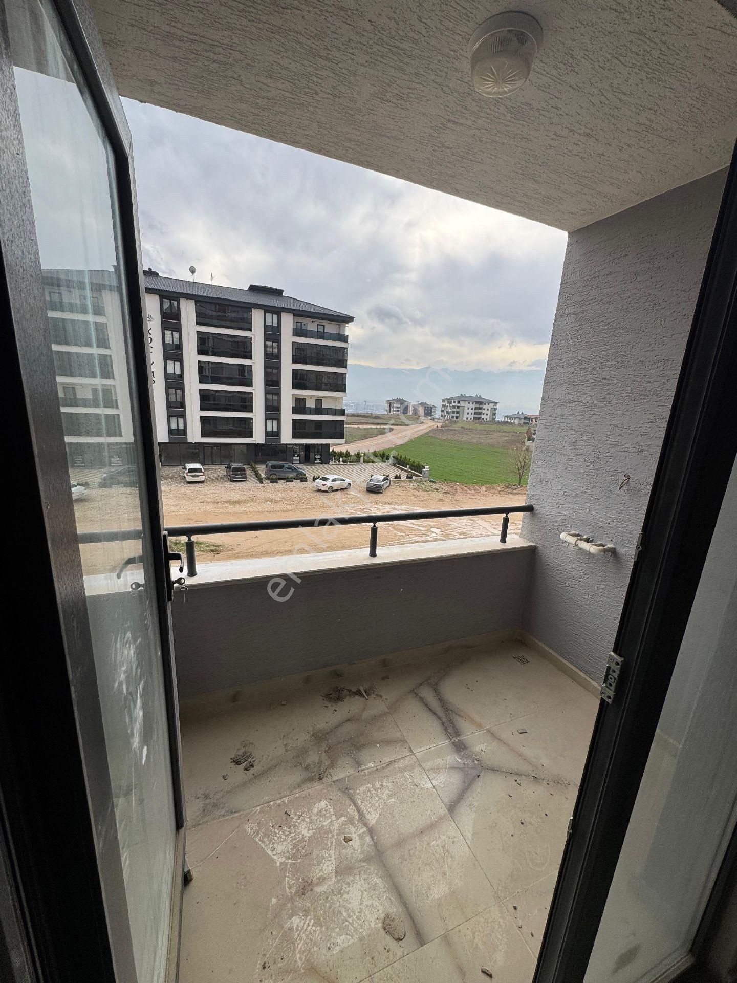 İnegöl Akhisar Toki Lere Giden Ana Cadde Üzerinde - Görsel 2