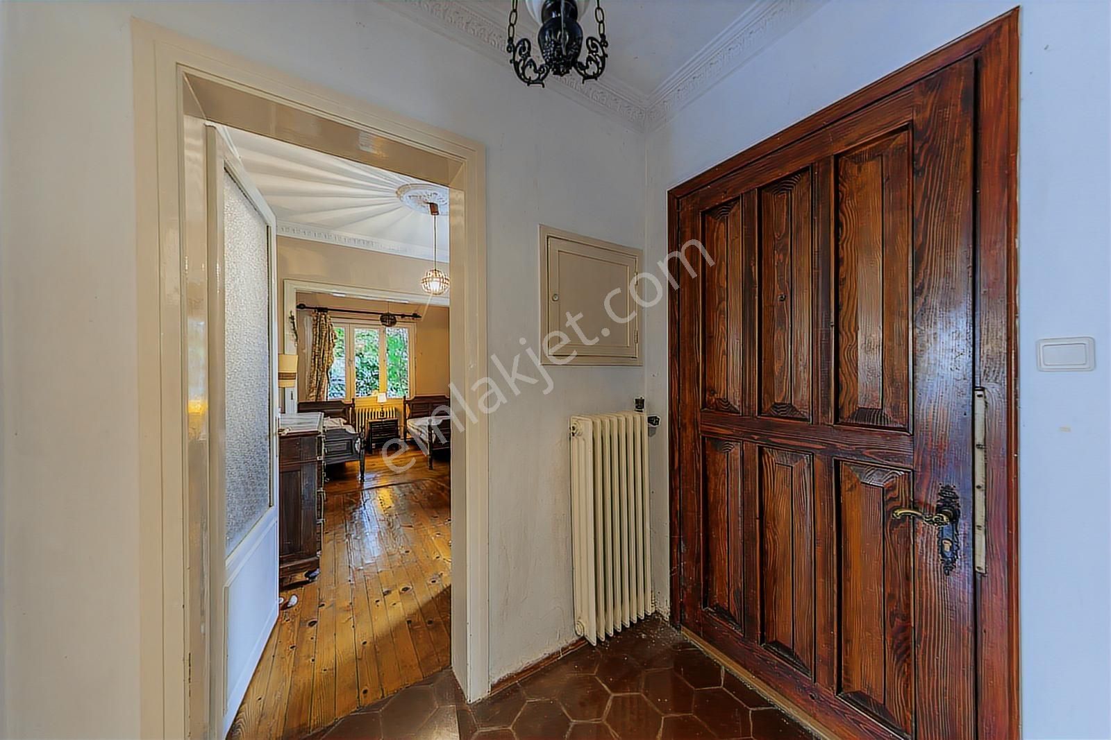 Büyükada'da Maden Mah. Bahçe İçinde İki Katlı Müstakil Villa - Görsel 6