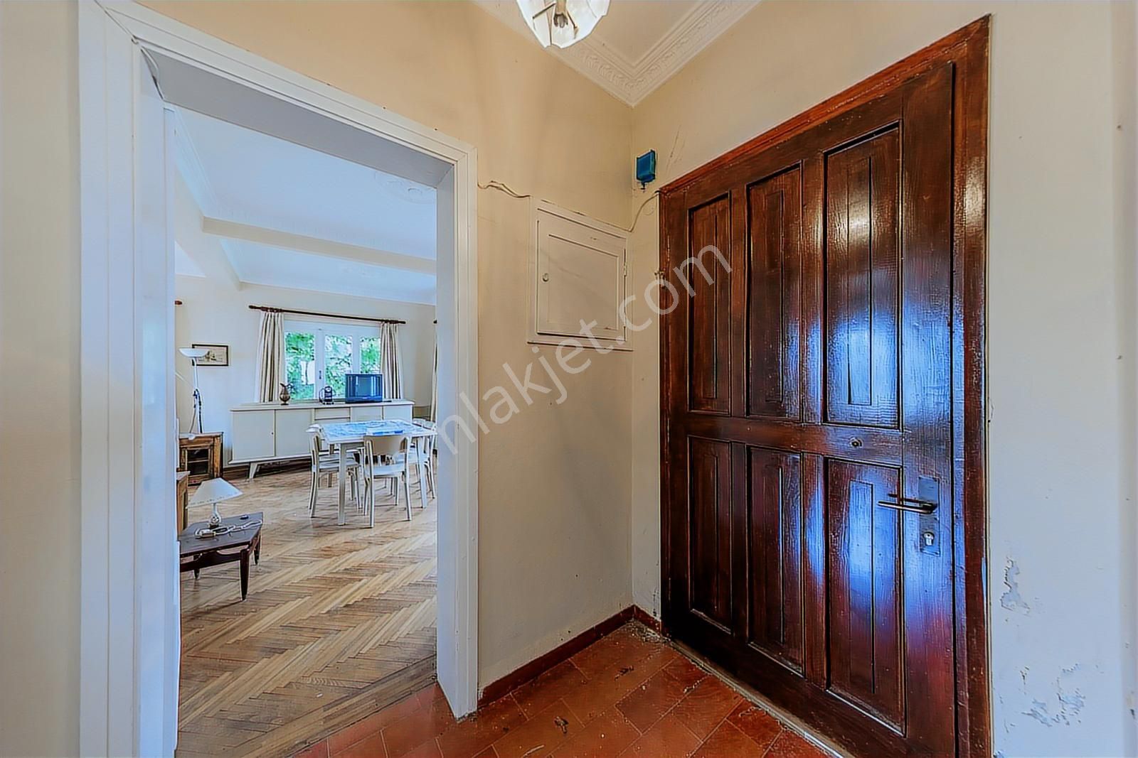 Büyükada'da Maden Mah. Bahçe İçinde İki Katlı Müstakil Villa - Görsel 17