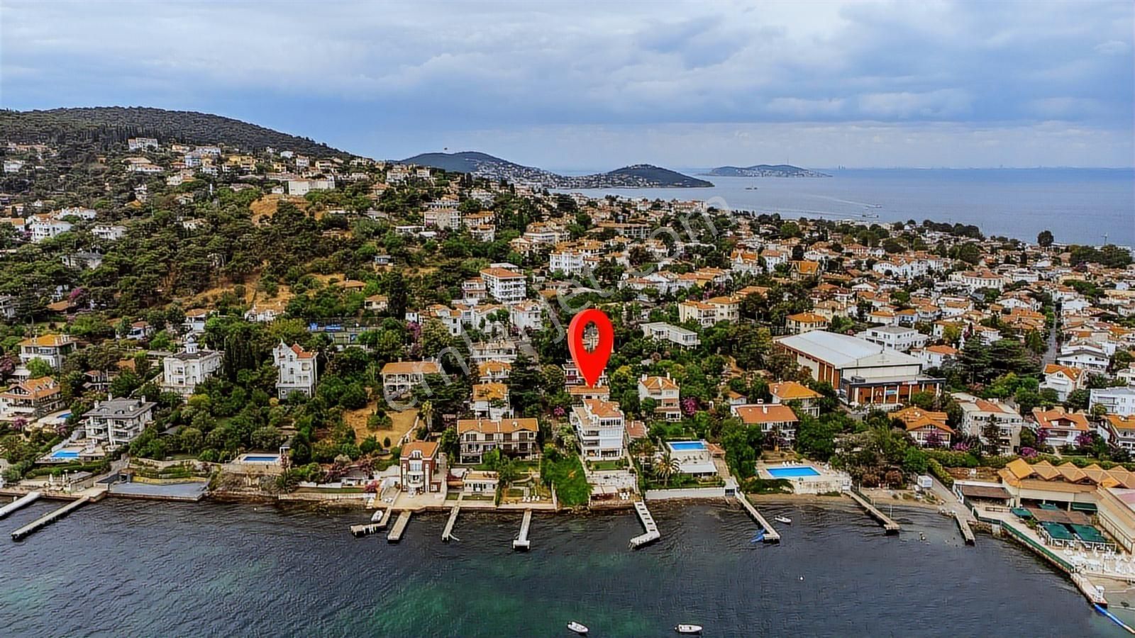 Büyükada'da Maden Mah. Bahçe İçinde İki Katlı Müstakil Villa - Görsel 5