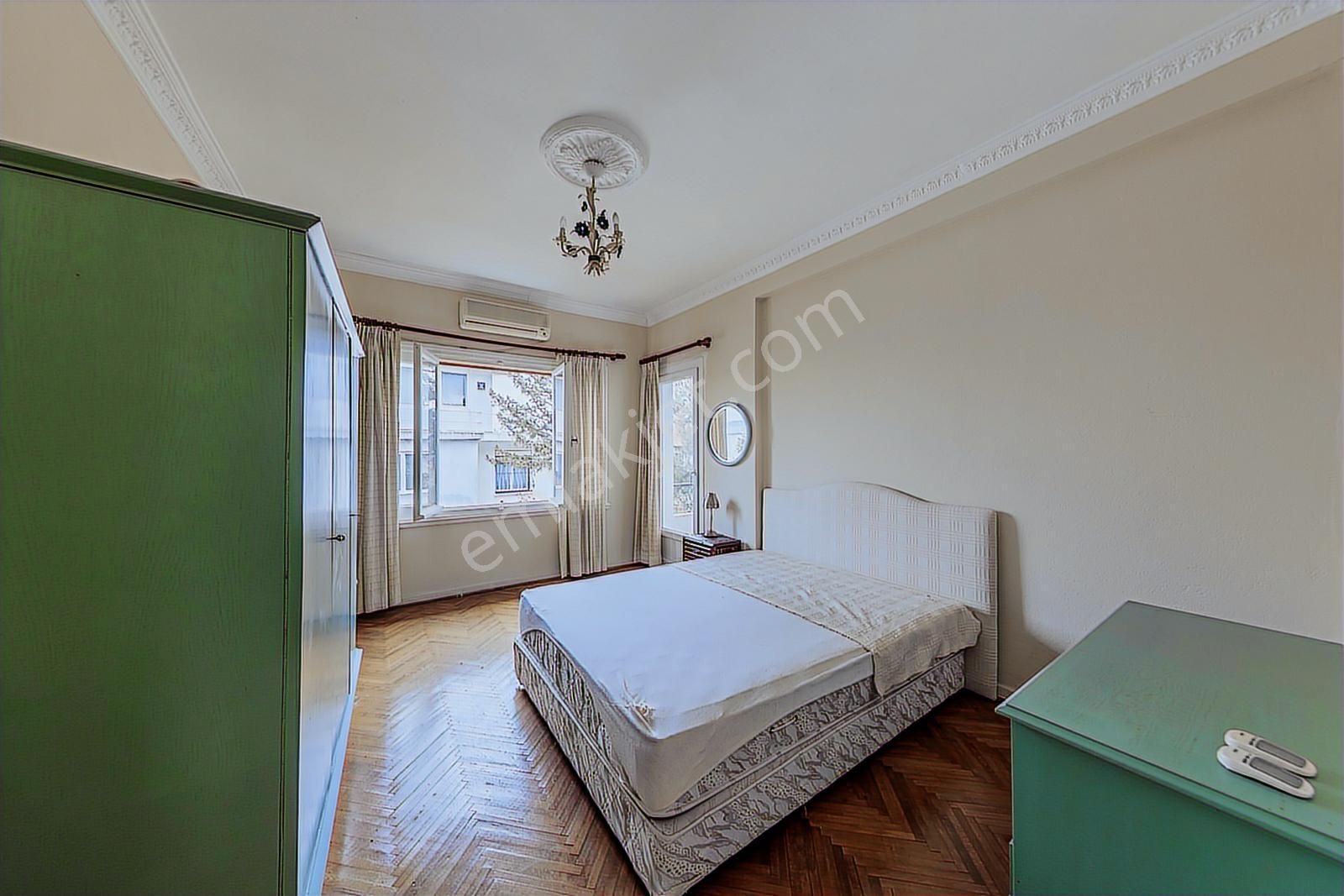 Büyükada'da Maden Mah. Bahçe İçinde İki Katlı Müstakil Villa - Görsel 24