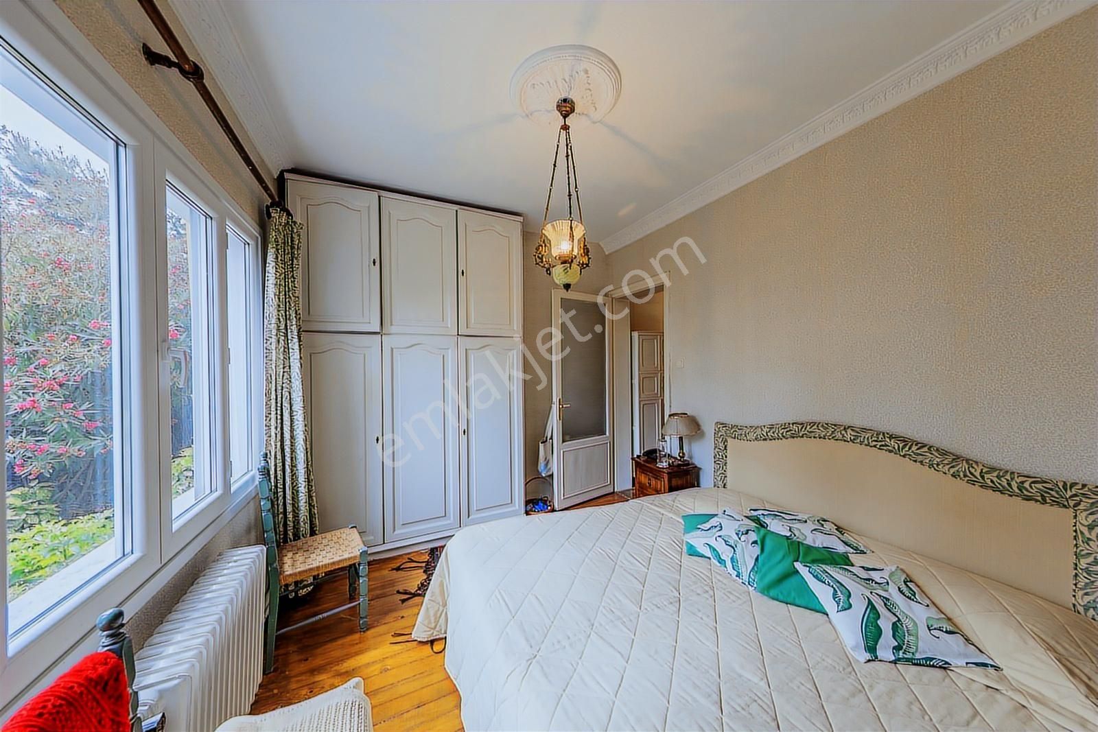 Büyükada'da Maden Mah. Bahçe İçinde İki Katlı Müstakil Villa - Görsel 27