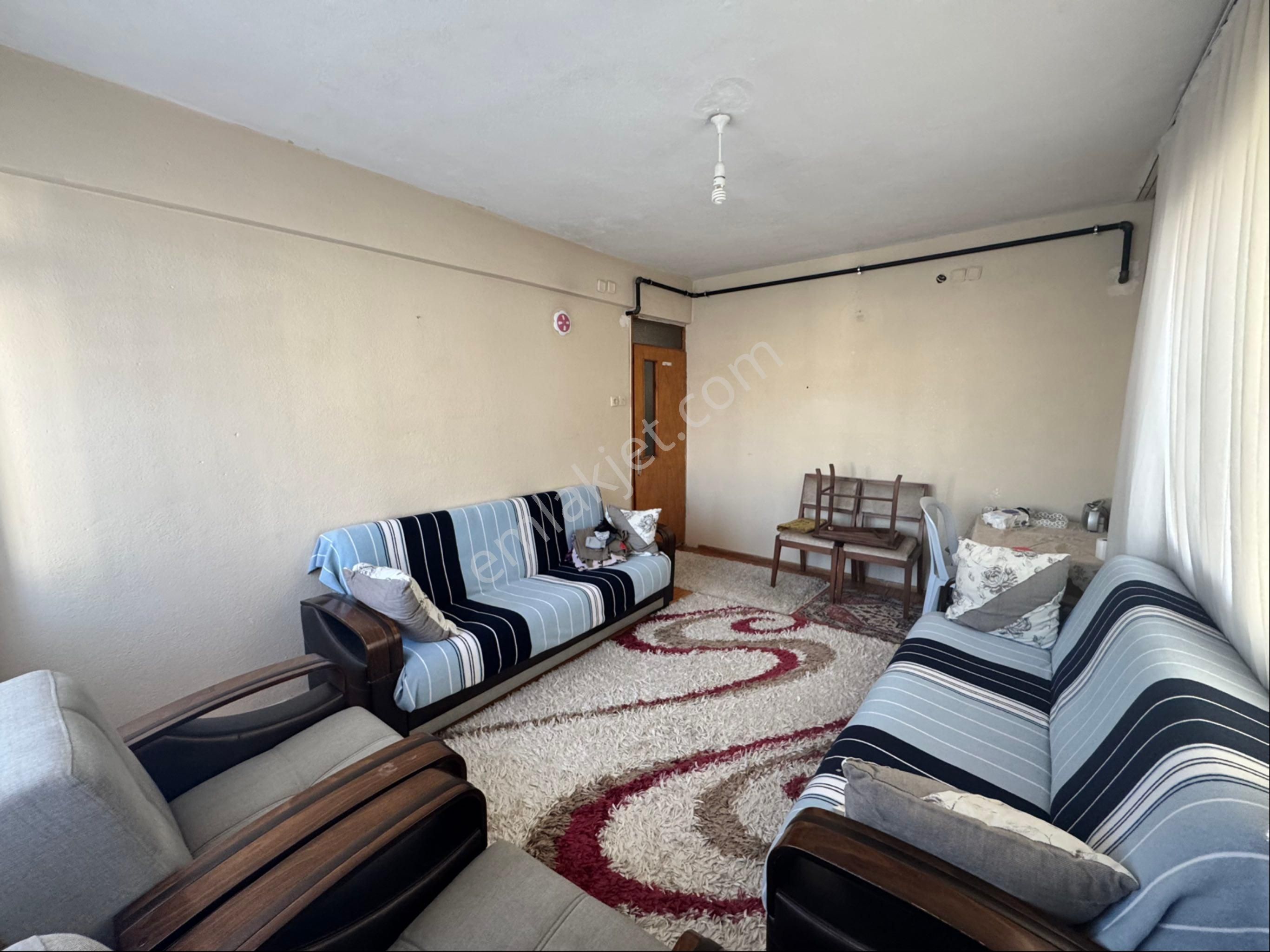 Cumhuriyet Mahalesinde 3+1 115 M2 Ara Kat Doğalgazlı Daire - Görsel 5