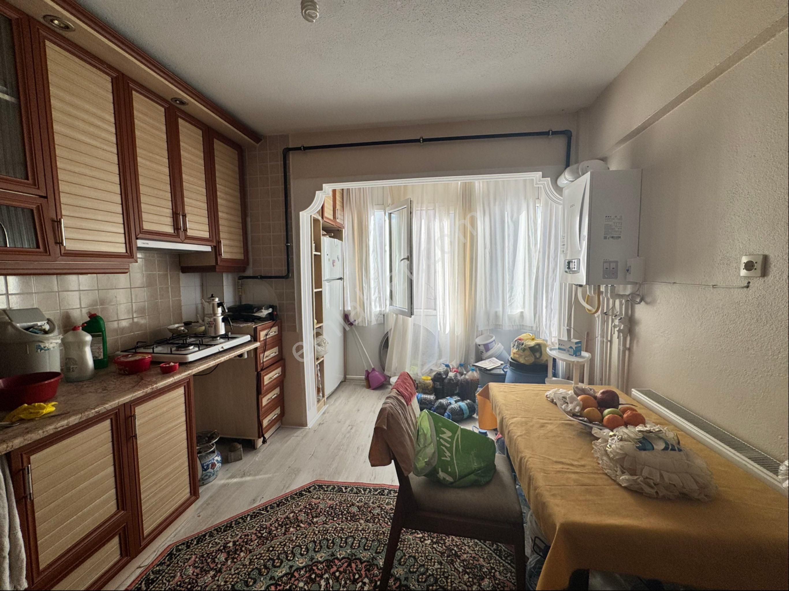 Cumhuriyet Mahalesinde 3+1 115 M2 Ara Kat Doğalgazlı Daire - Görsel 12