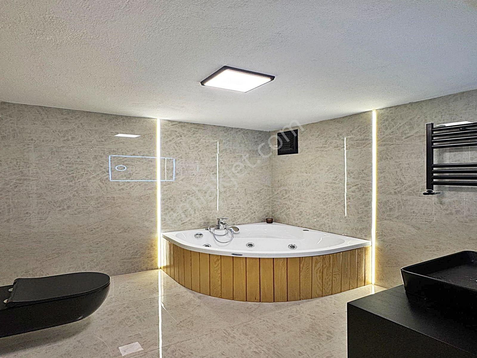 West İstanbul'a Yürüme Mesafesinde Site İçerisinde 3+1 Deniz Manzaralı Satılık Arakat Daire!