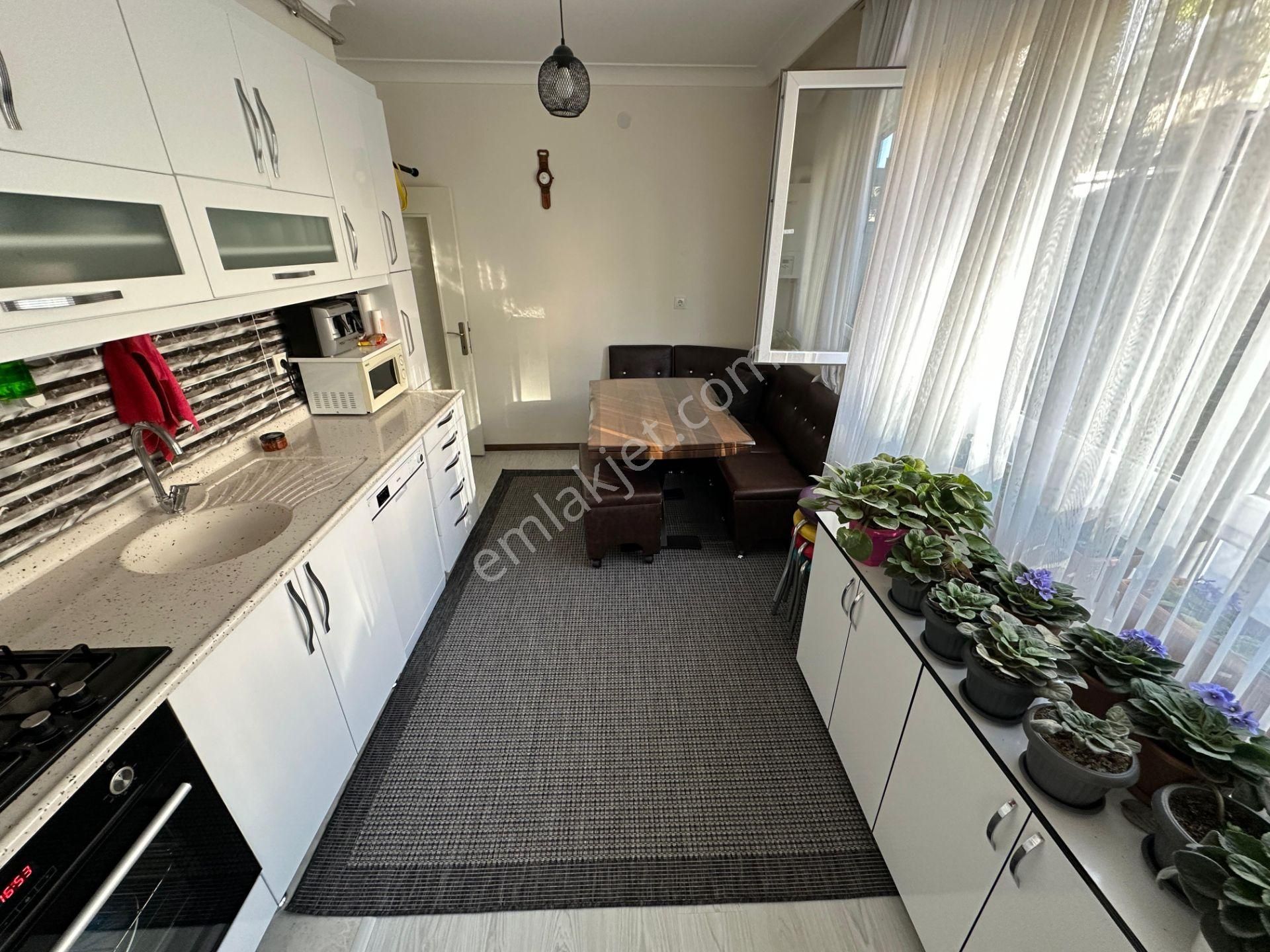 Acil Satılık Full Yapılı Emsalsiz 4+1 Ön Cephede İskanlı Daire - Görsel 28