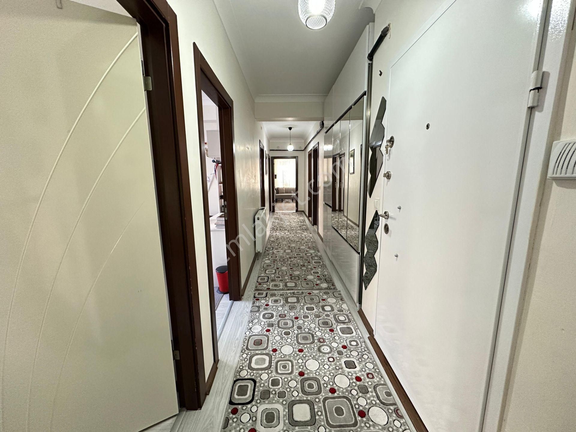 Acil Satılık Full Yapılı Emsalsiz 4+1 Ön Cephede İskanlı Daire - Görsel 22