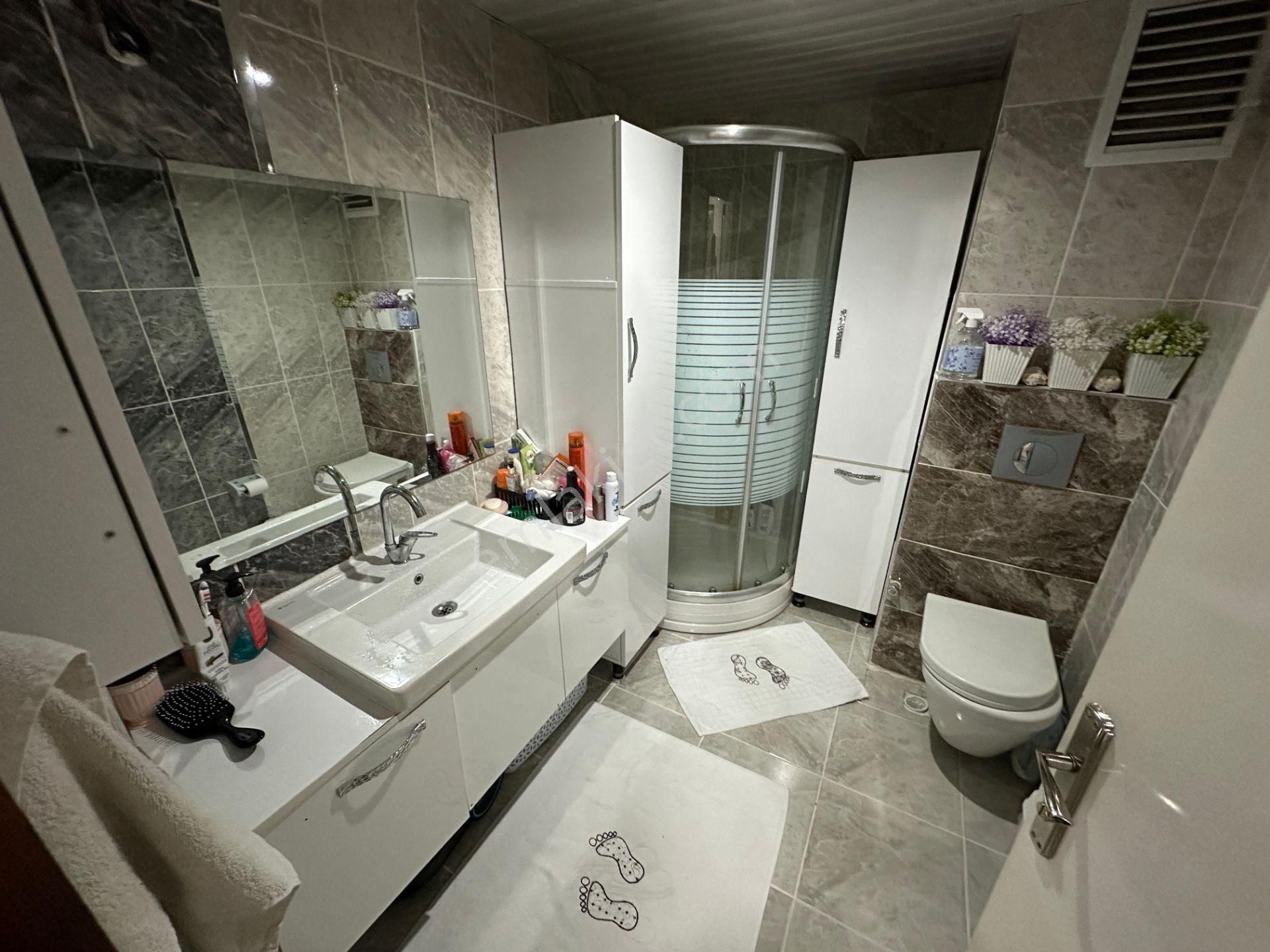 Acil Satılık Full Yapılı Emsalsiz 4+1 Ön Cephede İskanlı Daire - Görsel 33