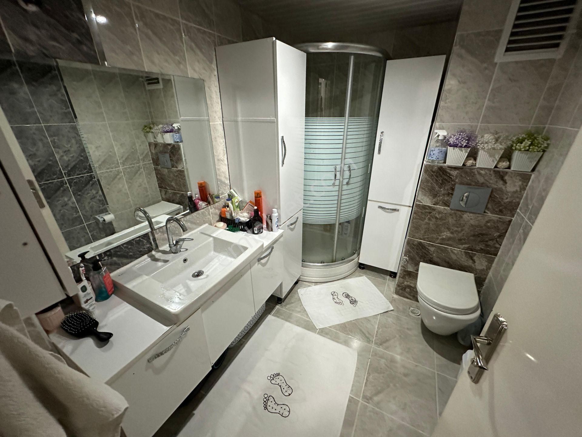 Acil Satılık Full Yapılı Emsalsiz 4+1 Ön Cephede İskanlı Daire - Görsel 31