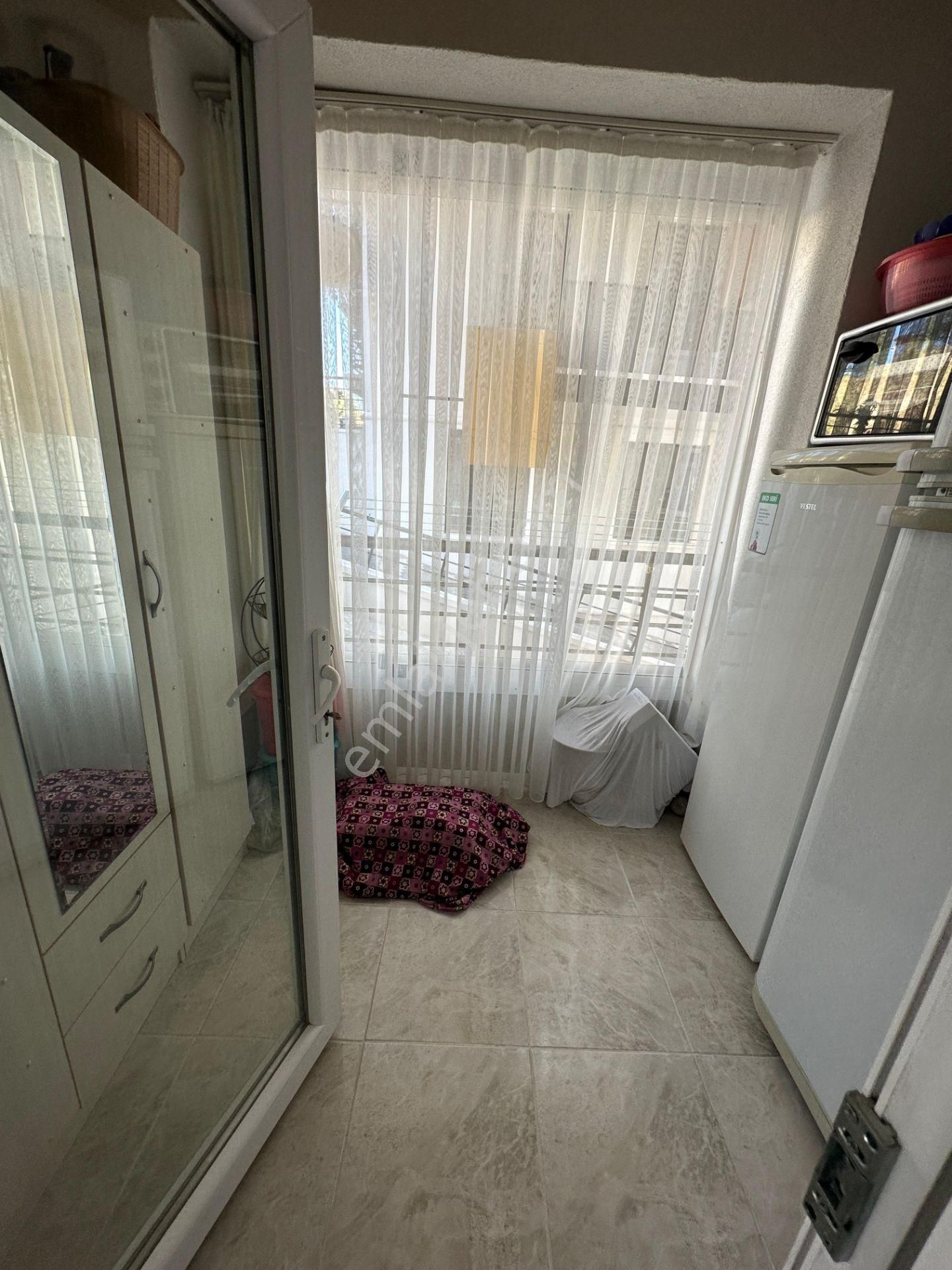 Acil Satılık Full Yapılı Emsalsiz 4+1 Ön Cephede İskanlı Daire - Görsel 18