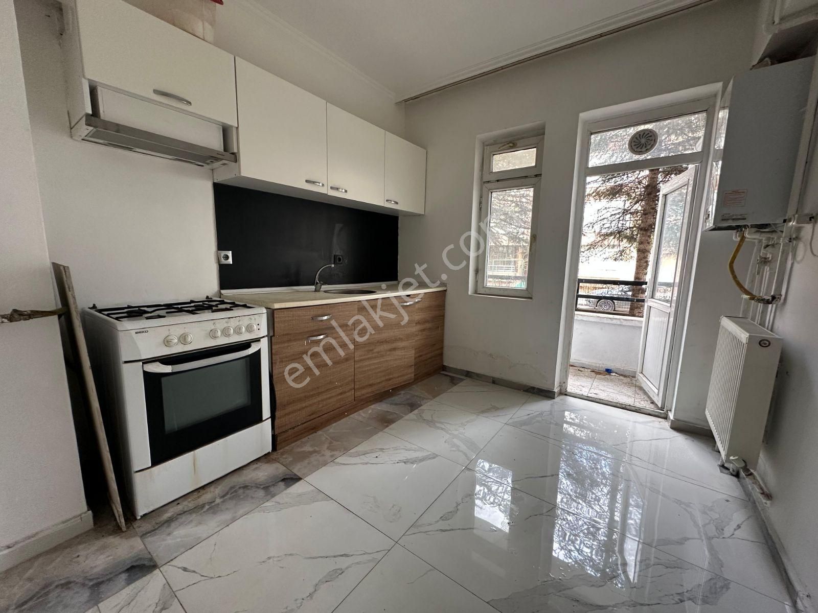 Altınova Kıbrıs Caddesi Satılık 3+1 Daire - Görsel 15