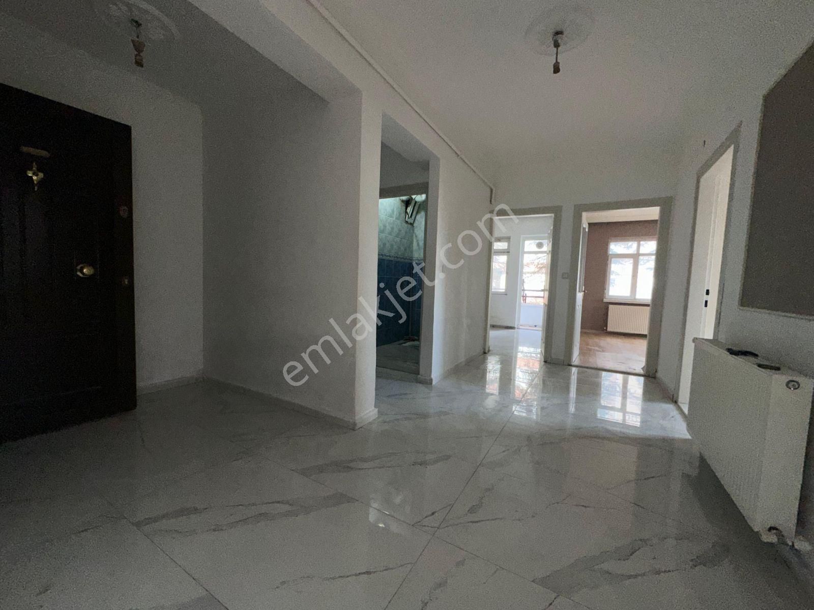 Altınova Kıbrıs Caddesi Satılık 3+1 Daire - Görsel 22