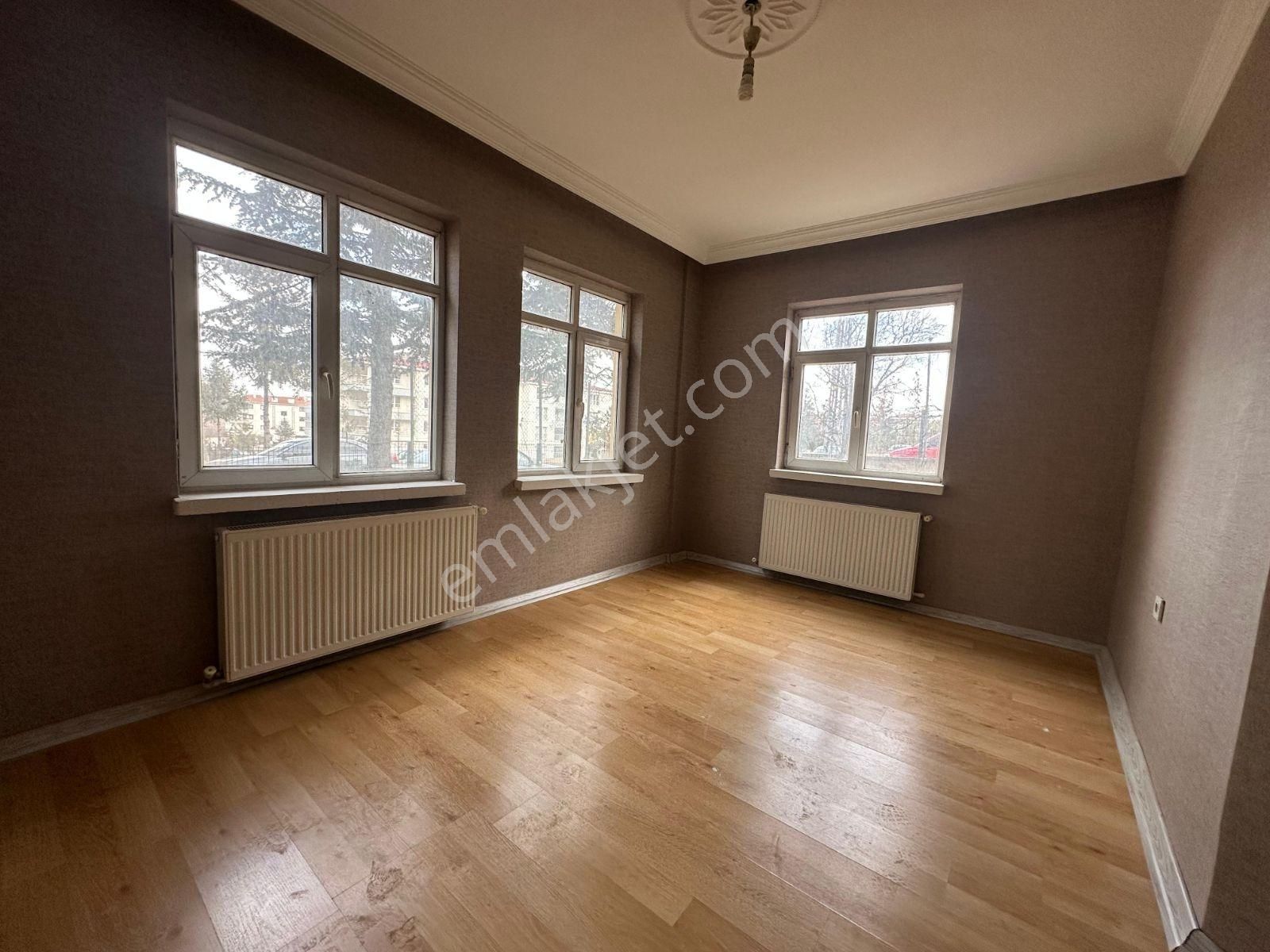 Altınova Kıbrıs Caddesi Satılık 3+1 Daire - Görsel 16