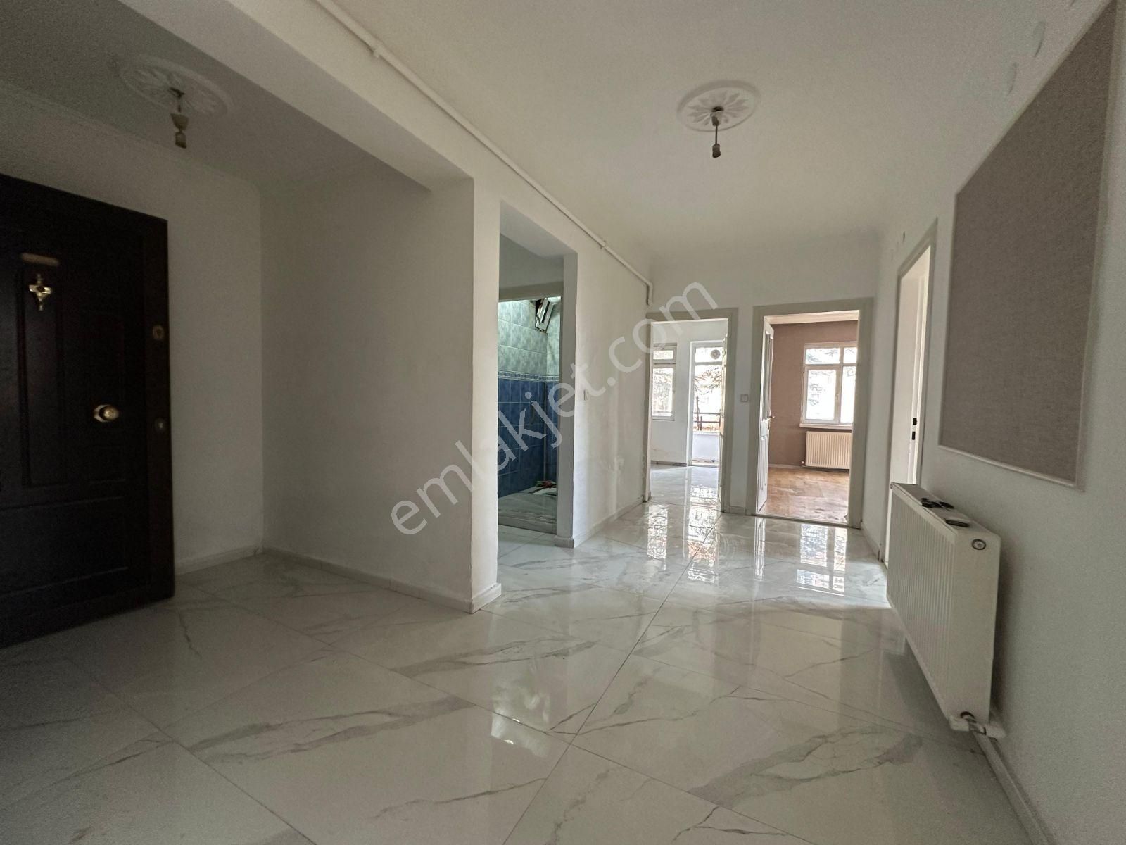 Altınova Kıbrıs Caddesi Satılık 3+1 Daire - Görsel 13