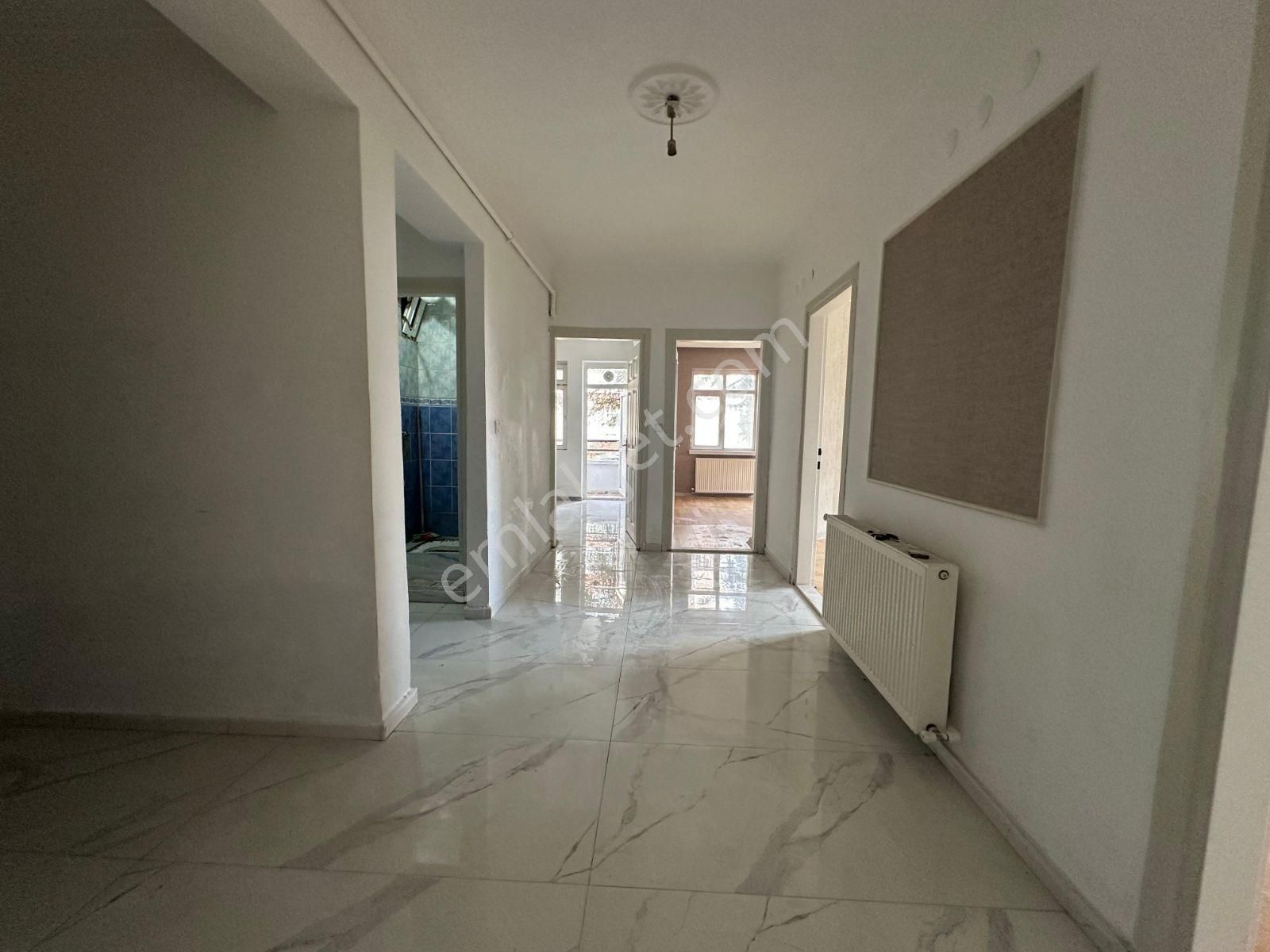 Altınova Kıbrıs Caddesi Satılık 3+1 Daire - Görsel 14