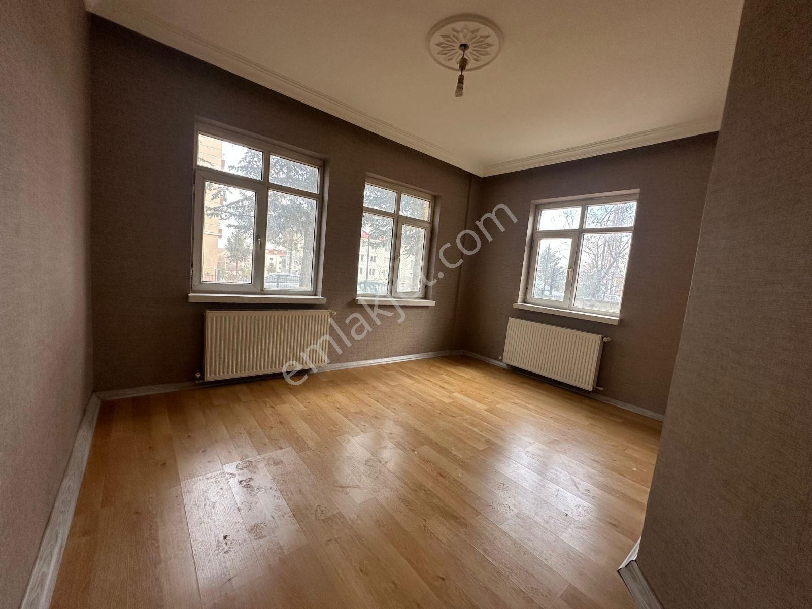 Altınova Kıbrıs Caddesi Satılık 3+1 Daire - Görsel 8